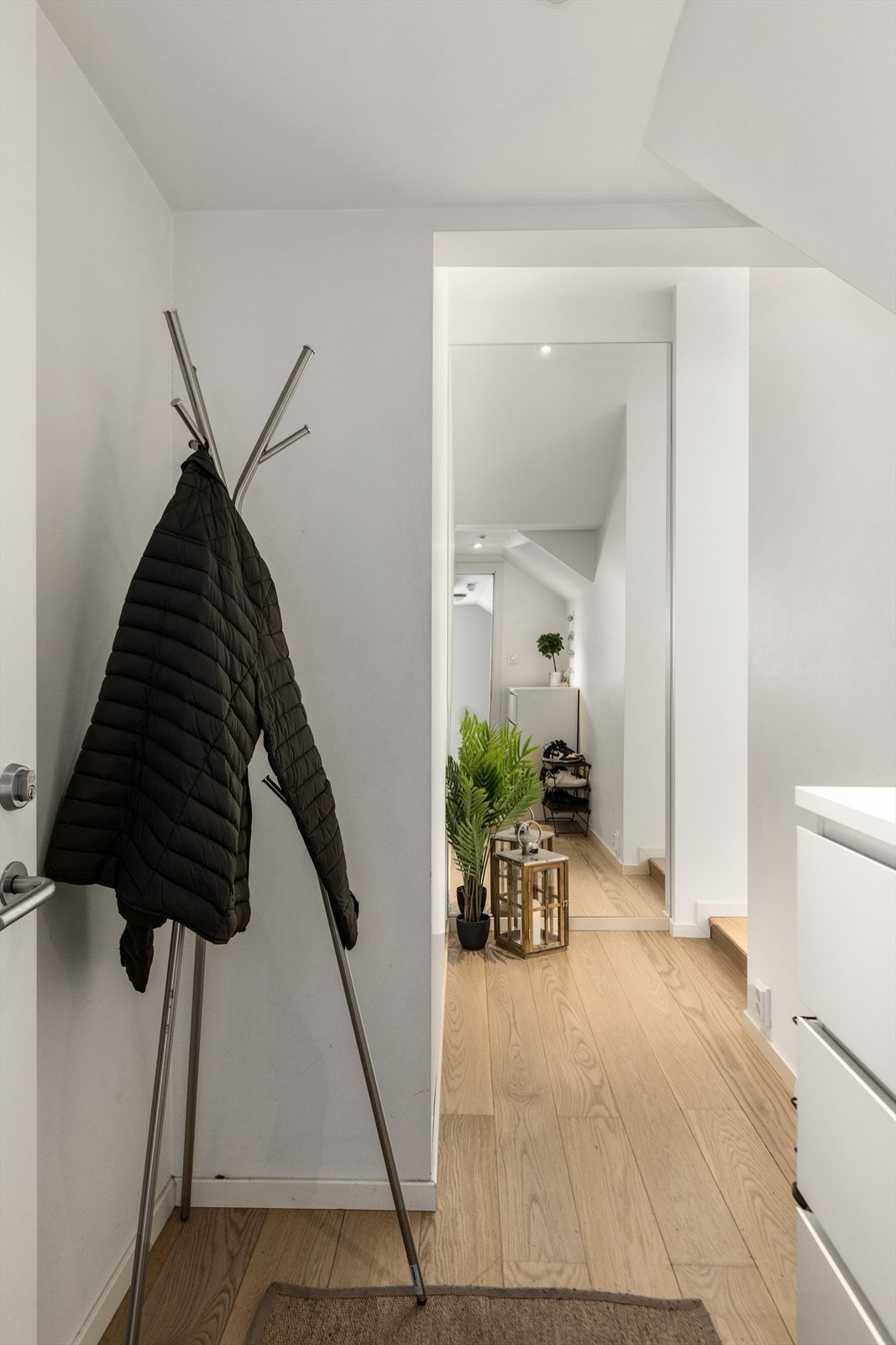 Plass til kommode i inngangspartiet. Galleribilde