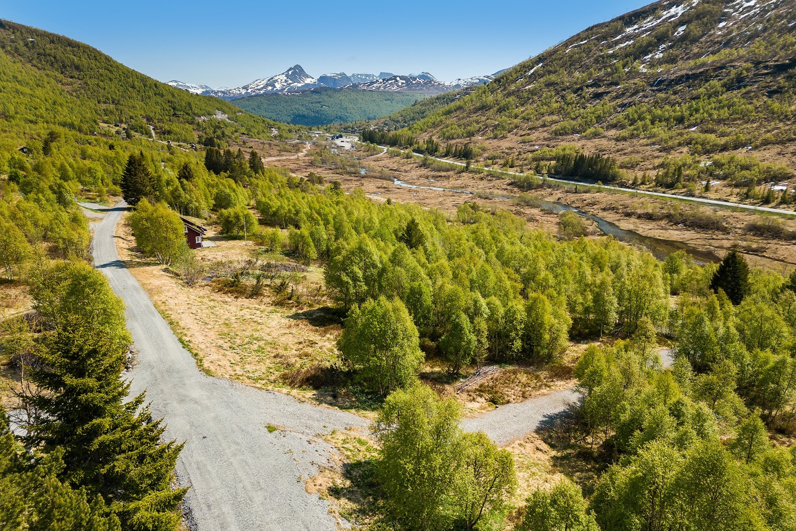 Eiendommen ligger i et eldorado av turmuligheter, sommer som vinter. Galleribilde