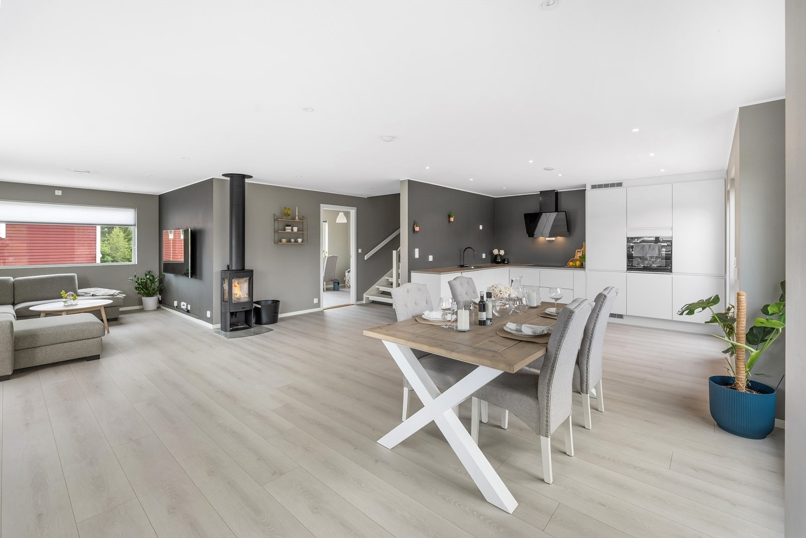 Eiendomsmegler, Merete Seim v/EiendomsMegler 1 har gleden av å presentere Fløsteinspollen 29B Galleribilde