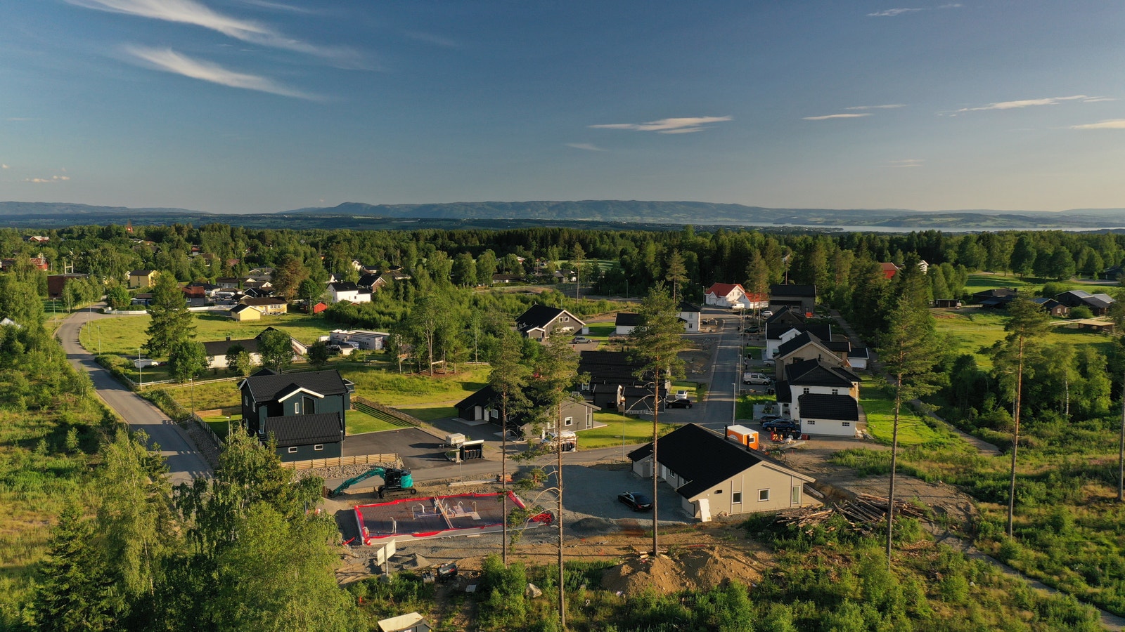 Dronebilde fra boligfeltet (juni 2023) Galleribilde