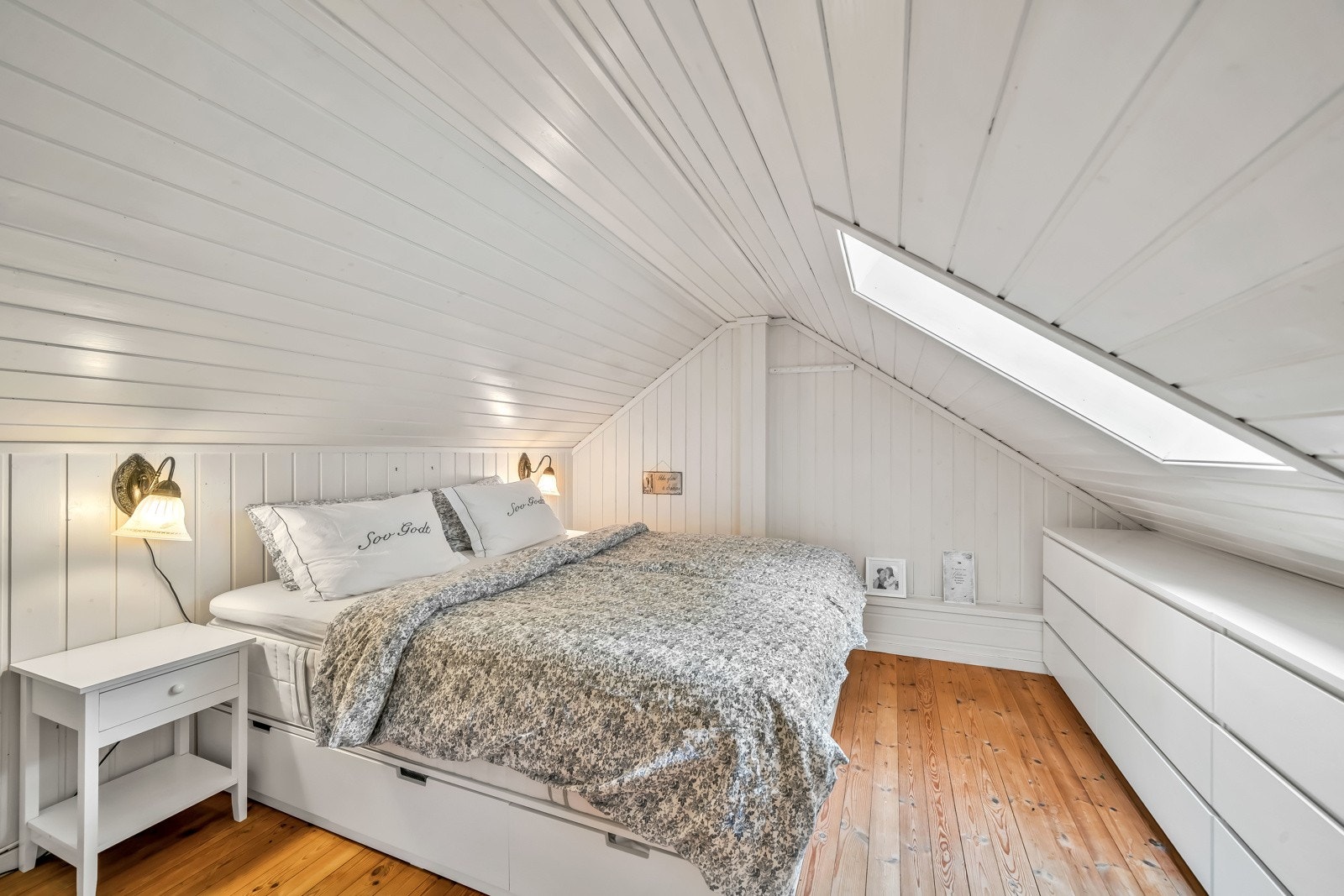 Pent hovedsoverom - soverom 1 og 2 på loft. Galleribilde