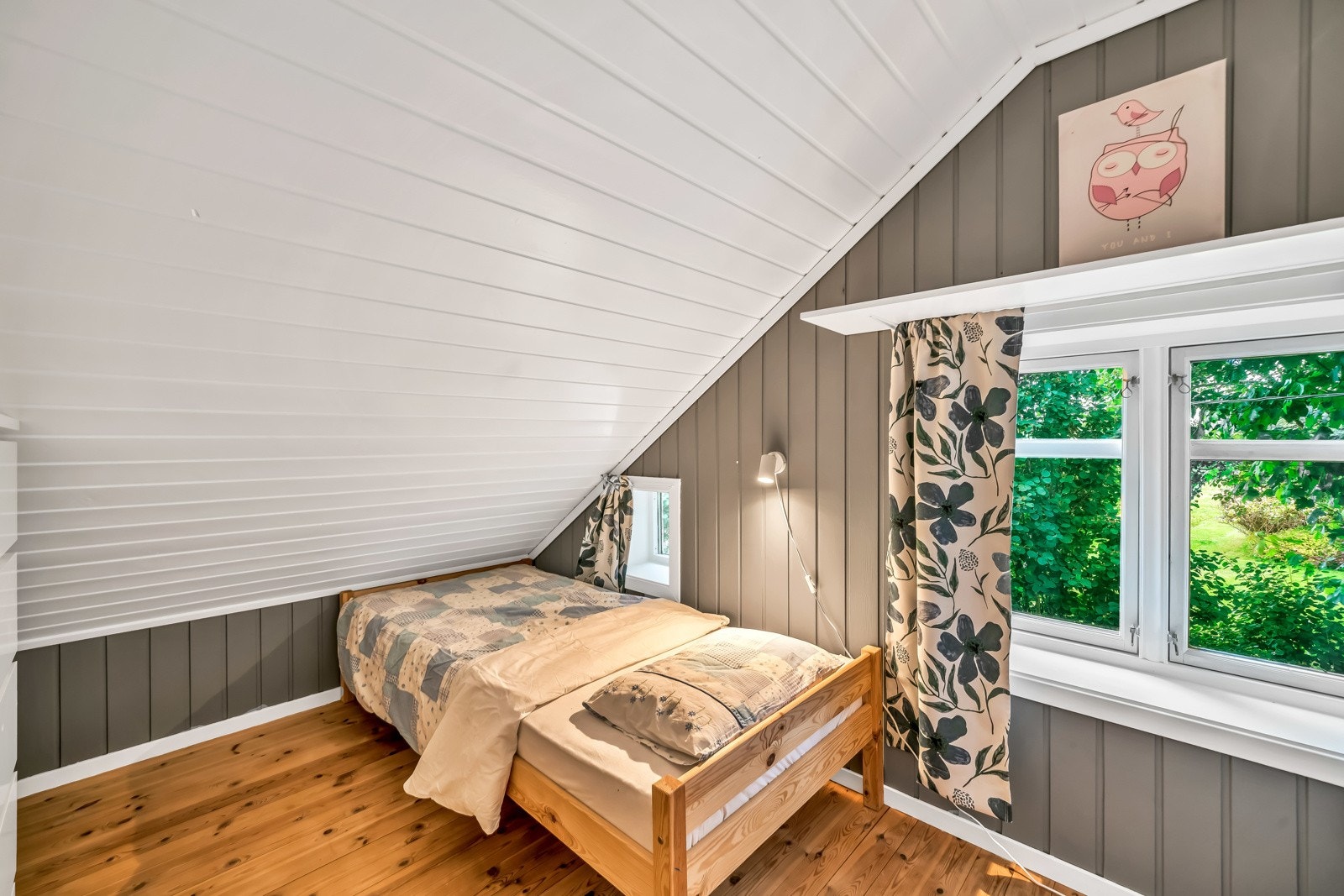 Soverom 2 av 2 på loftet. Galleribilde