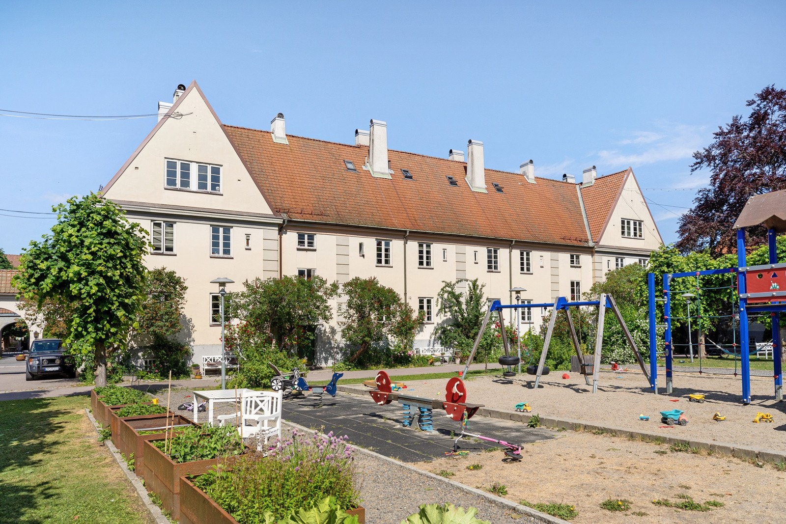 Området kjennetegnes av ærverdige teglsteinsbygg med store bakhager og buede gater, og nabolaget gir en følelse av ro og trygghet. Galleribilde