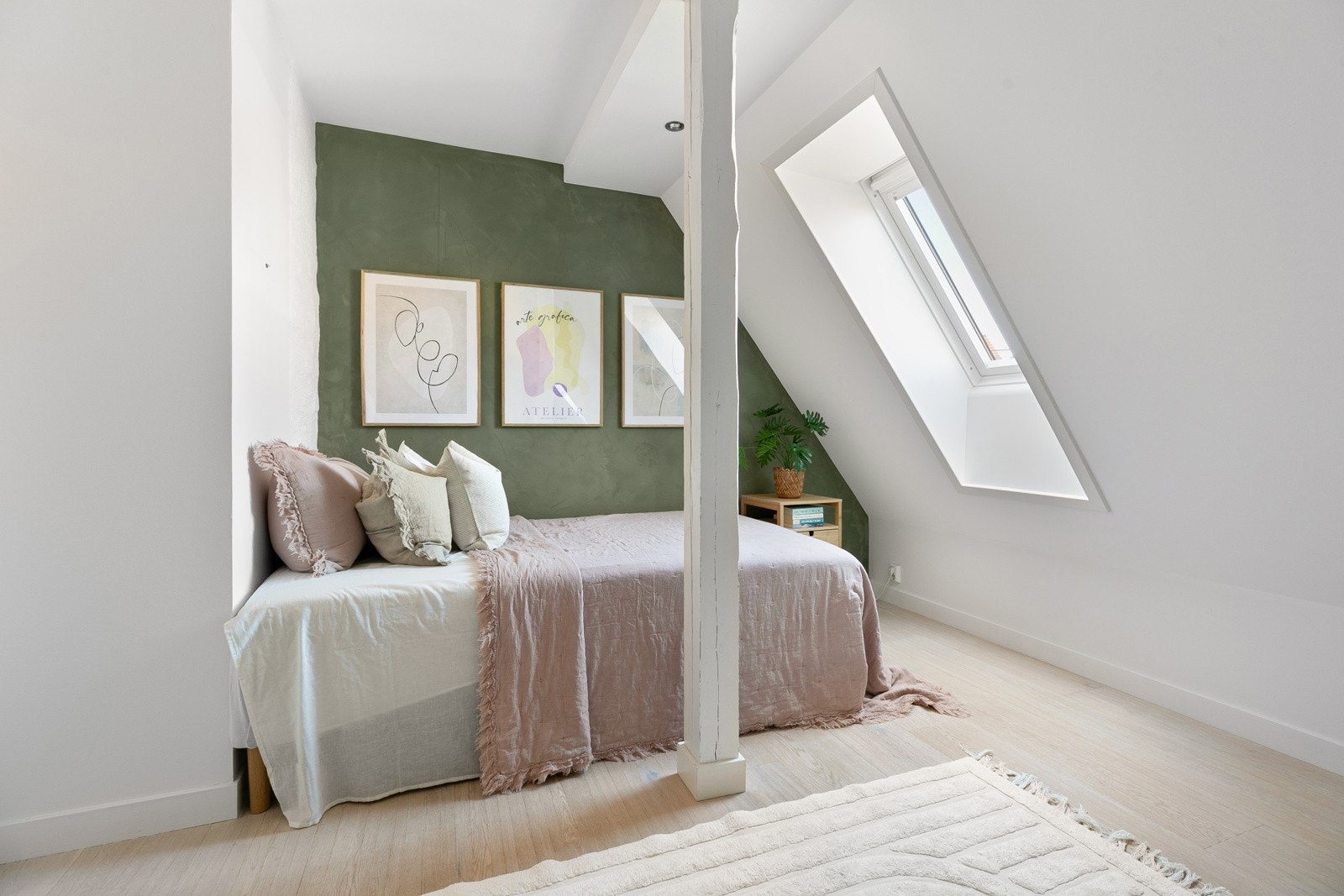 I likhet med hovedsoverommet er dette rommet også av god størrelse og kan innredes på ulike måter. Galleribilde