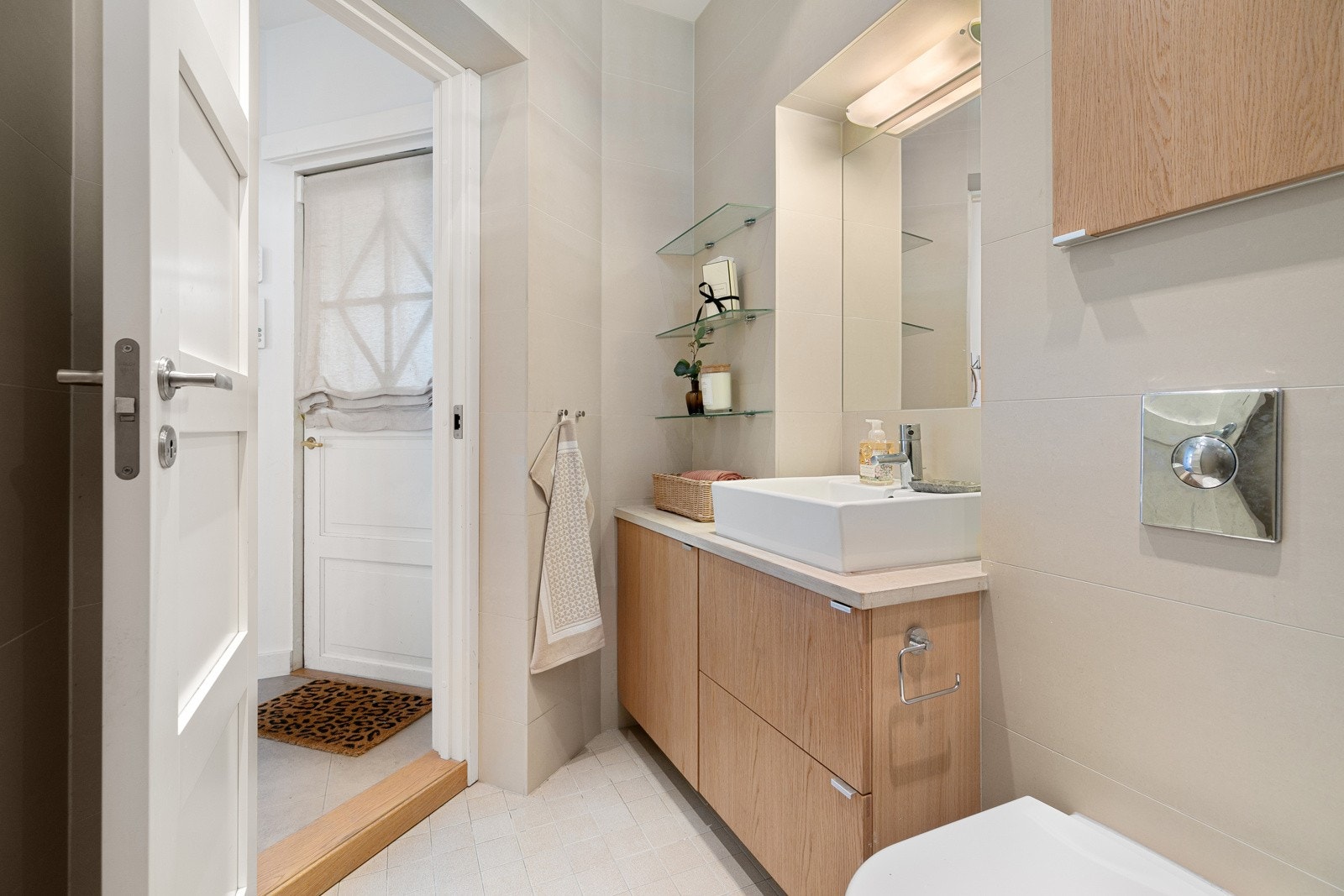 Varmekabler på gulvet sørger for behagelig og stabil temperatur året rundt. Galleribilde