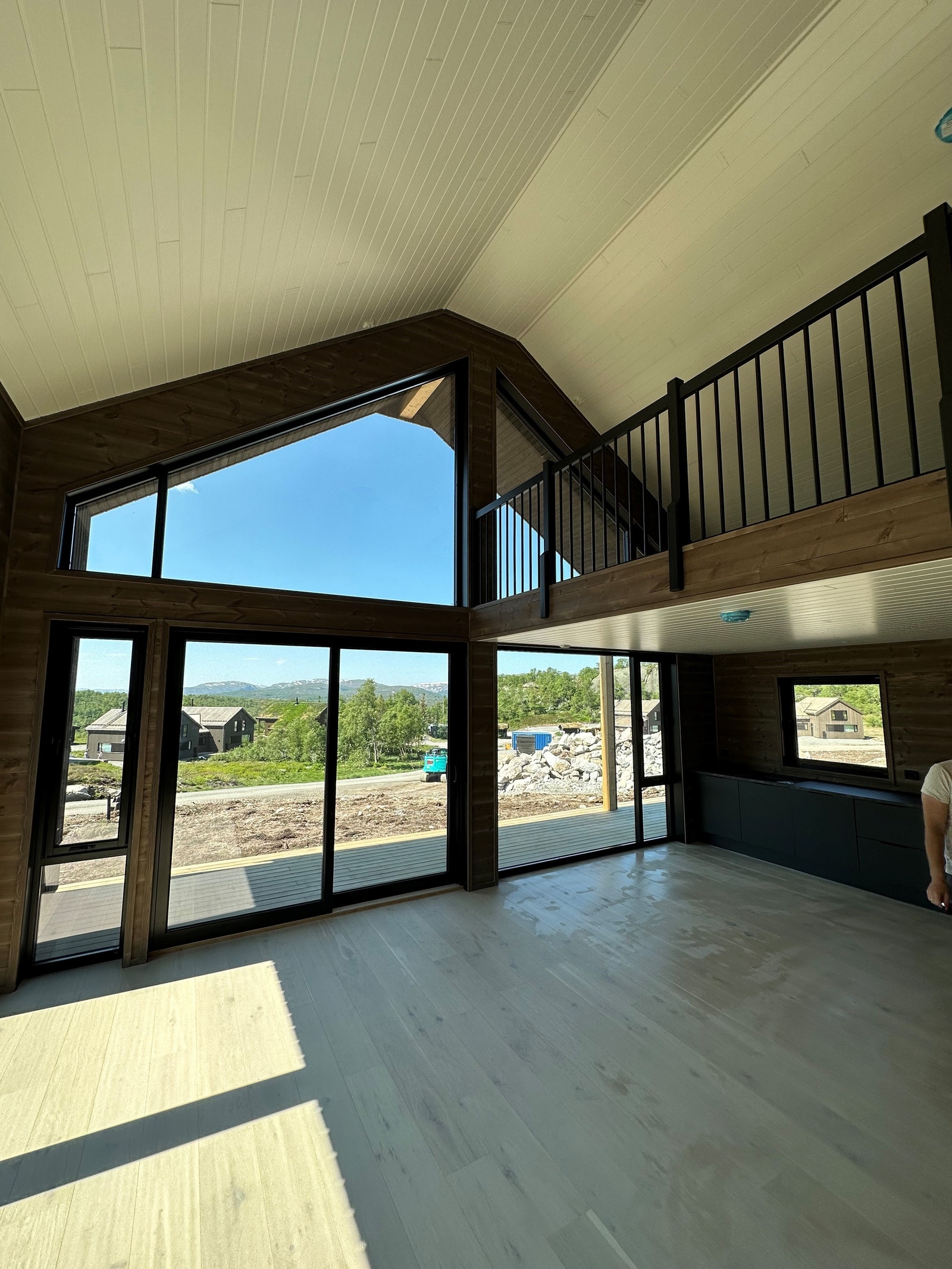 Bilde av utvidet hems fra annen hytte Galleribilde