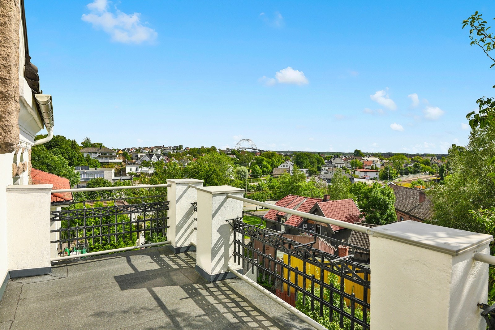 Utsikt fra terrasse Galleribilde