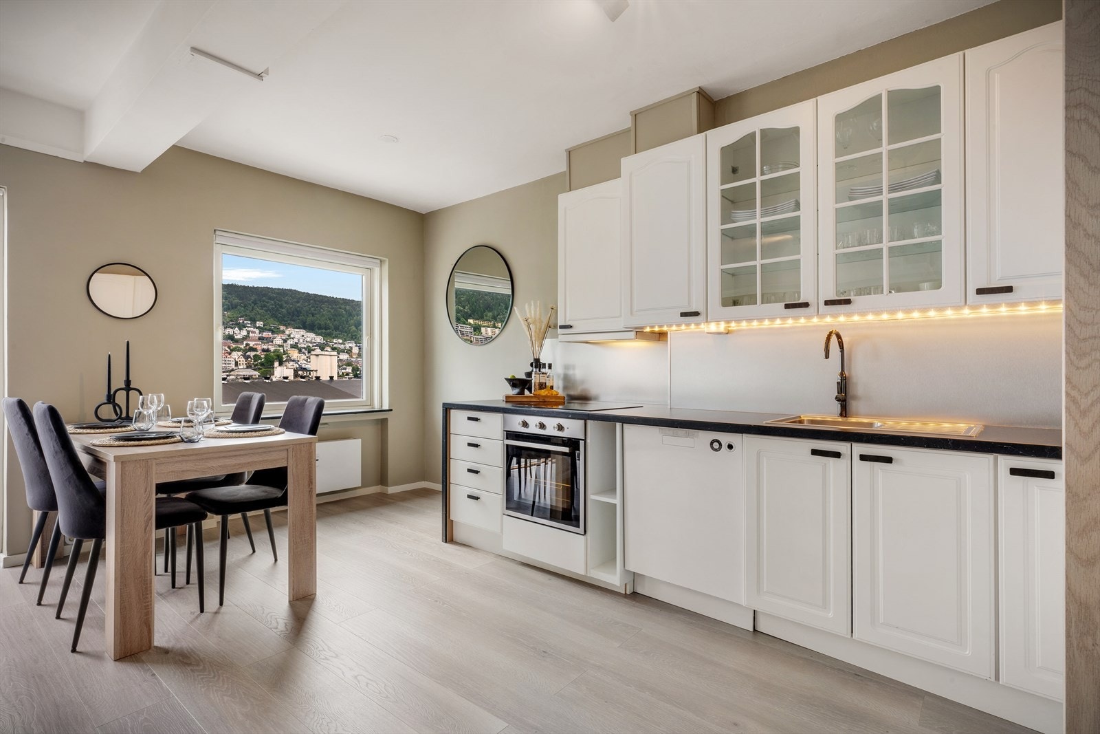 - Ettertraktet beliggenhet med mulighet for et ekstra soverom her - Galleribilde