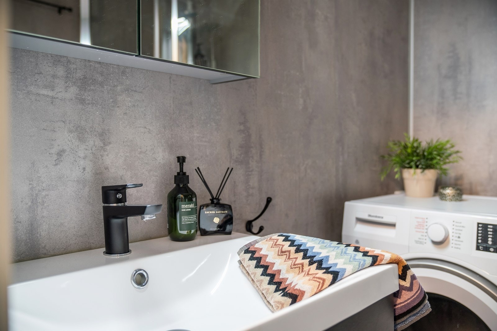 - Arbeidet er utført og godkjent av faglærte - Galleribilde