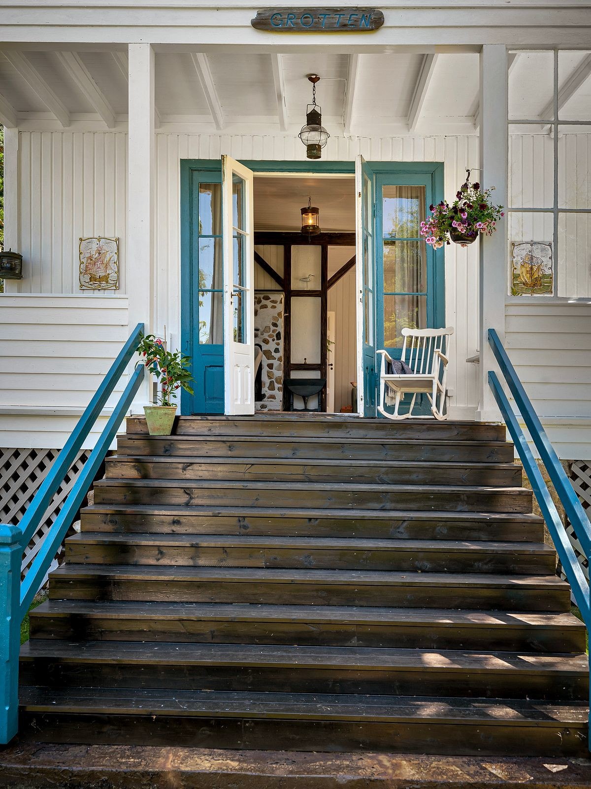 Utgang til en virkelig perle av en uteplass fra stuen. Galleribilde