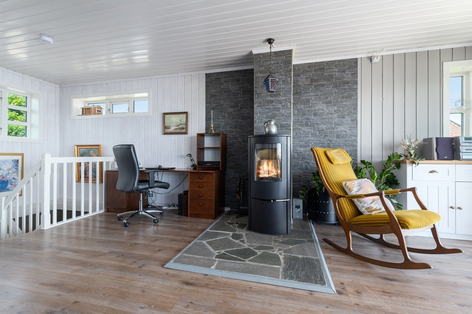 Den flotte peiseoven er både til hygge og nytte på mørke høstkvelder og kalde vinterdager. Galleribilde
