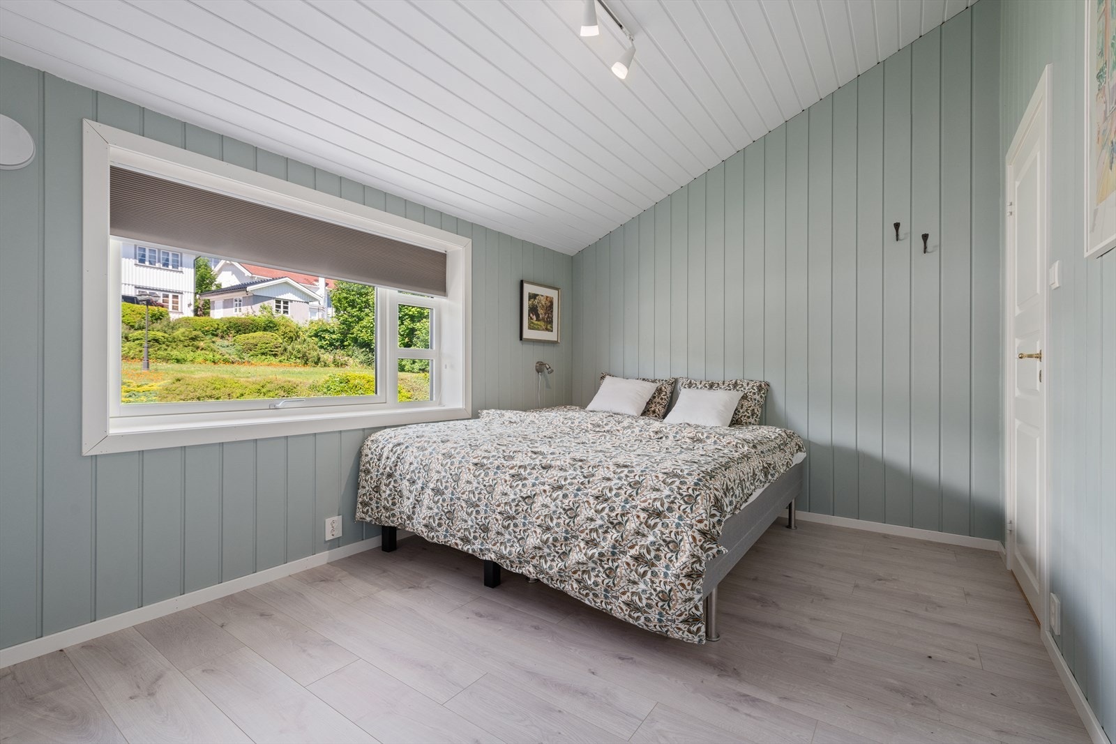 Det er to soverom i øverste etasje. Galleribilde