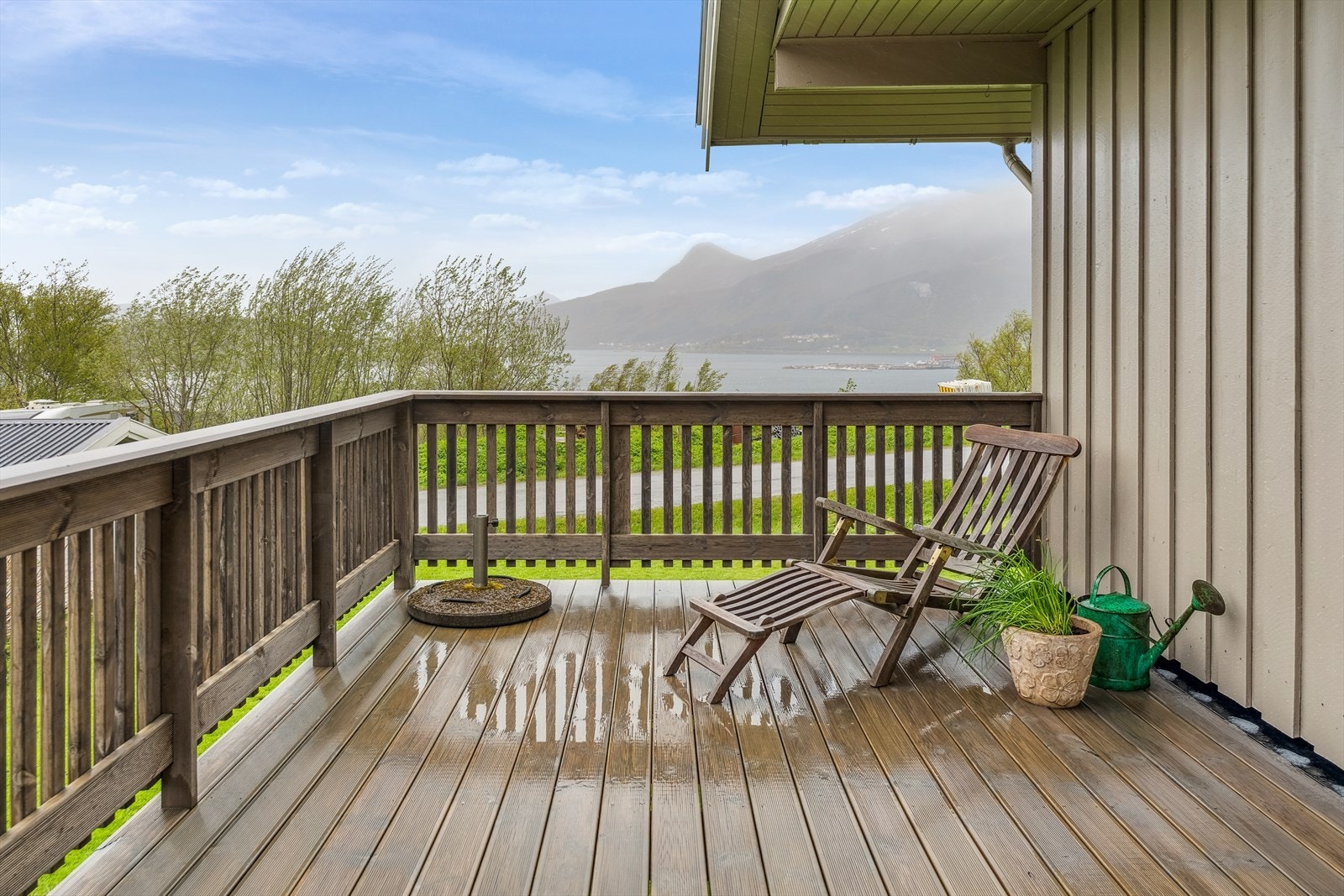 Herlig terrasse med fin utsikt. Galleribilde