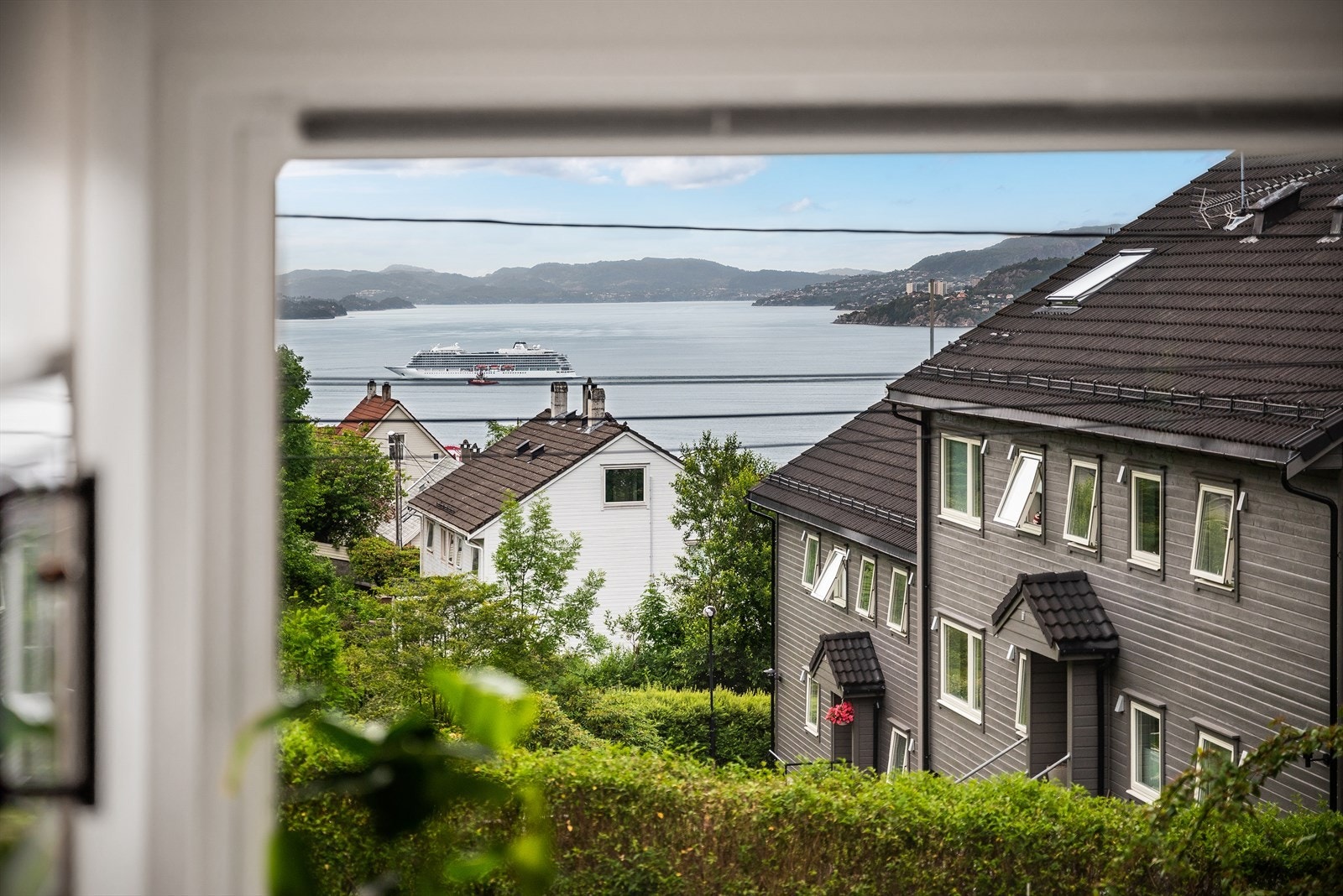 - Nyt den spennende cruise- og shippingtrafikken fra ditt eget kjøkkenvindu - Galleribilde