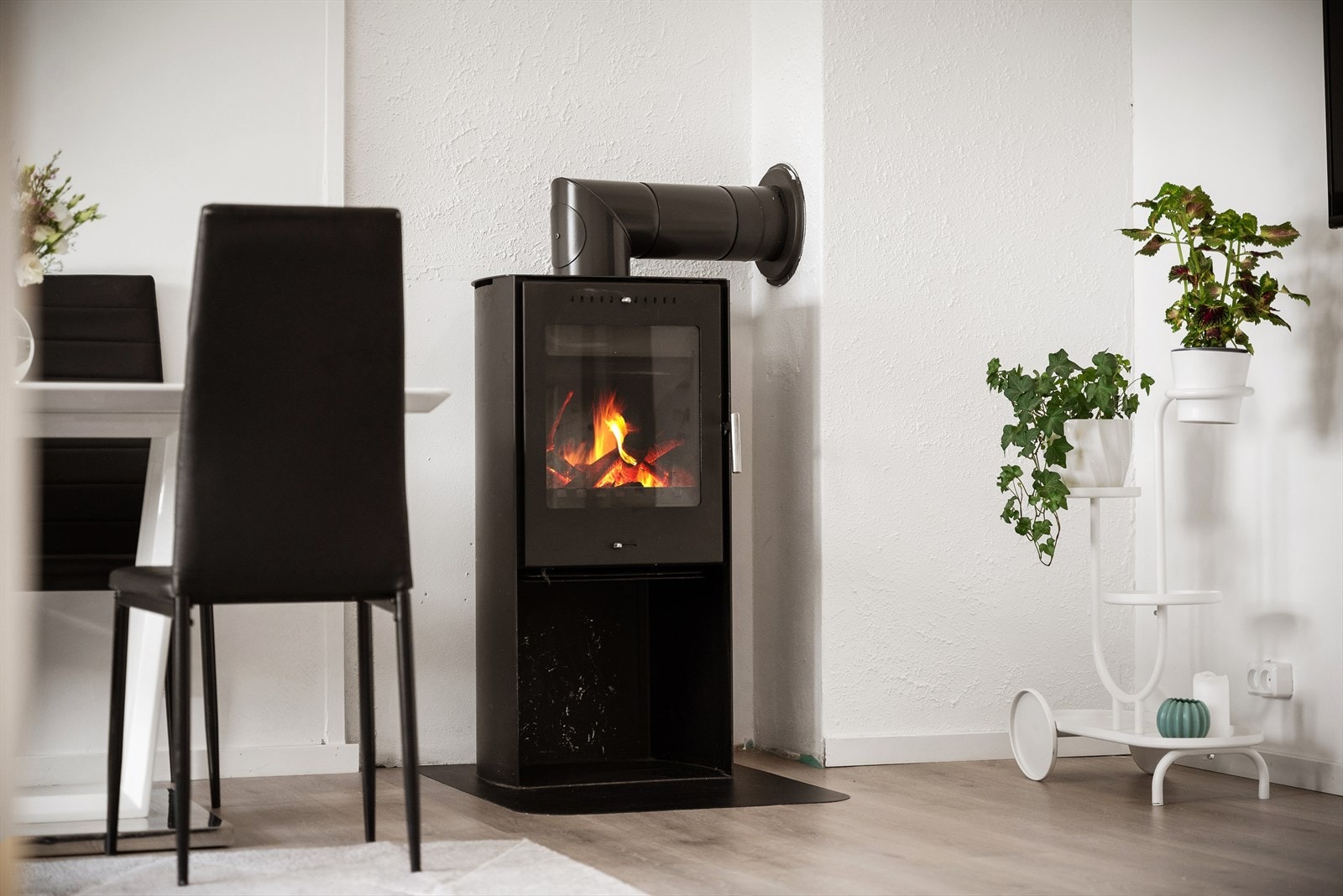 - Herlig peis som skaper hygge og gir god varme på kalde vinterdager - Galleribilde