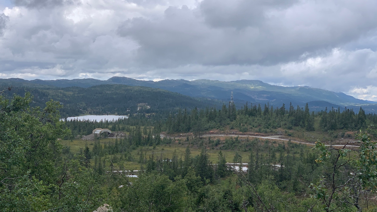 Tomt 73 1780kvm, unik beliggenhet uten nære naboer. Usjenert. Galleribilde