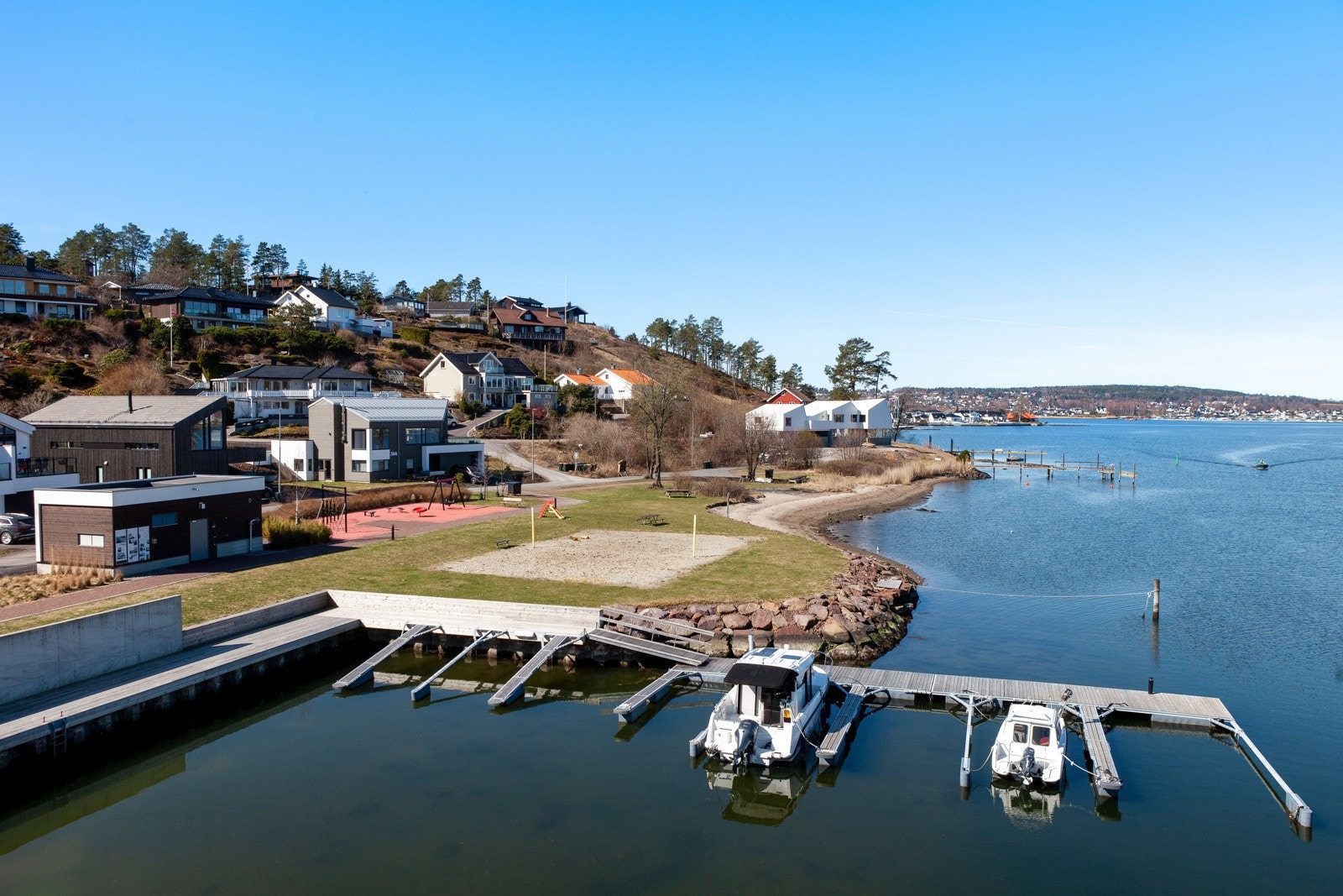 Båtanlegget er organisert i eget sameie. Galleribilde