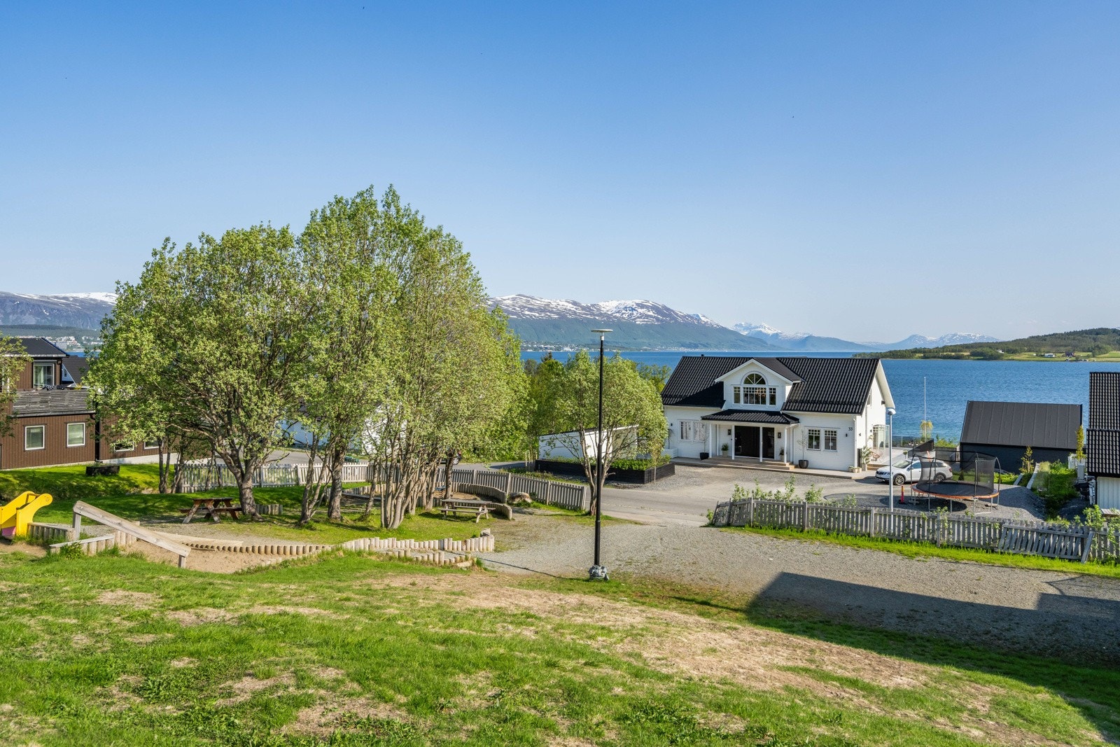 Fasade fra oversiden Galleribilde