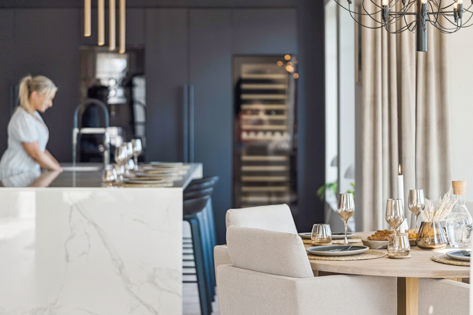 Den store kjøkkenøya gjør matlaging til en lek Galleribilde