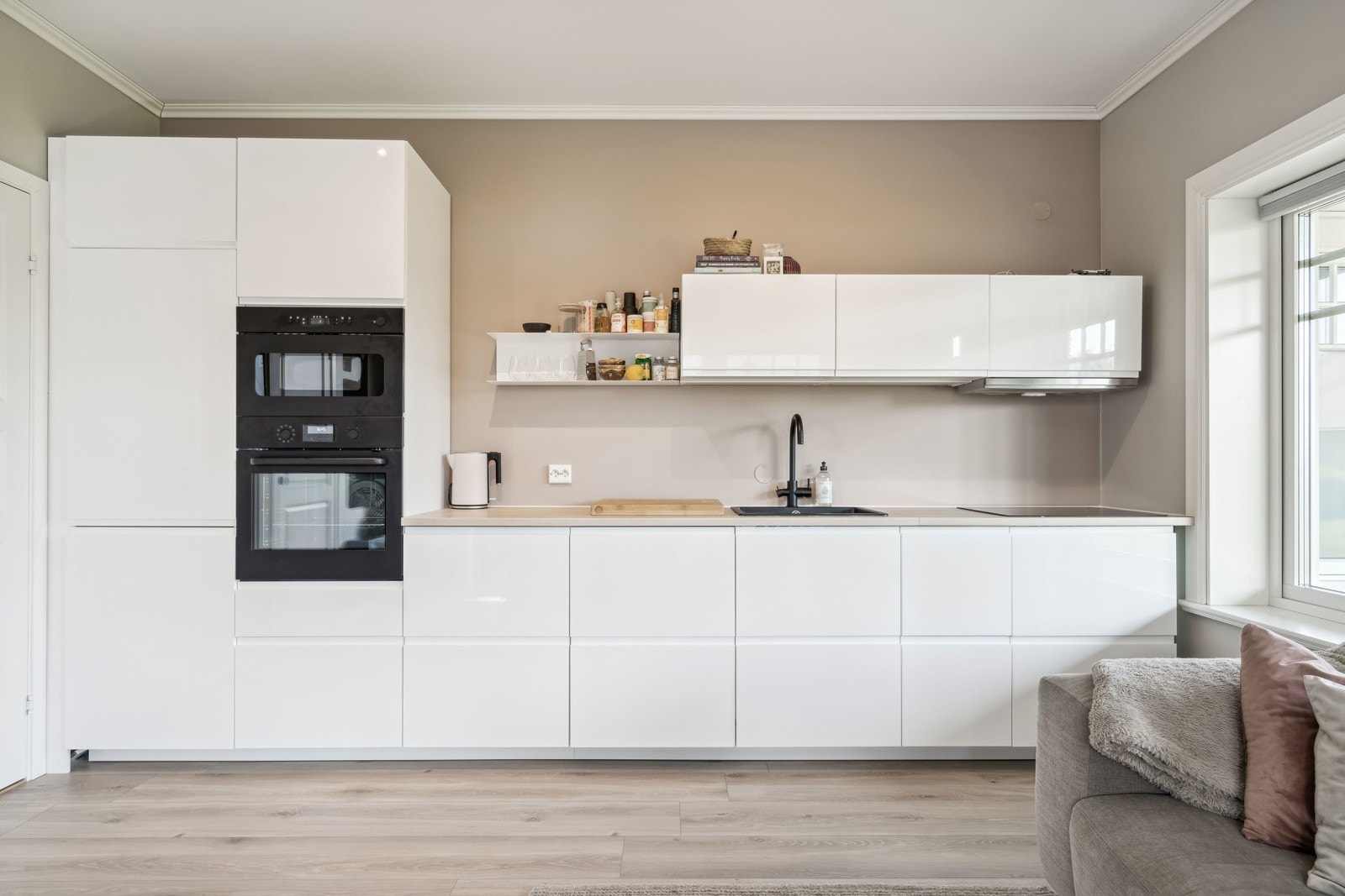 Kjøkkeninnredning i den minste delen Galleribilde