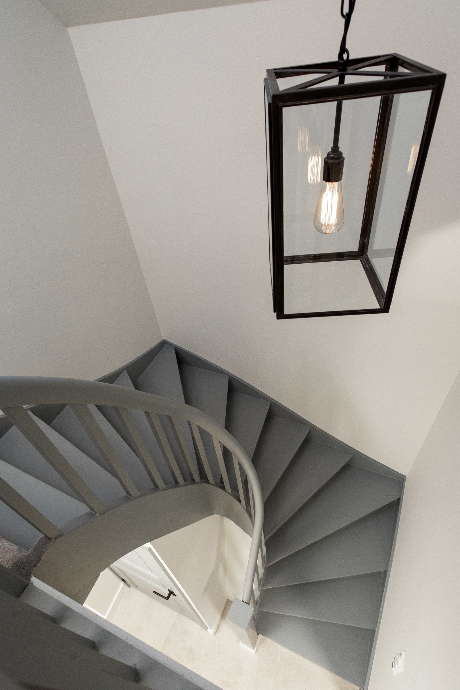 I entreen er trappen opp til 2. etasje. Galleribilde