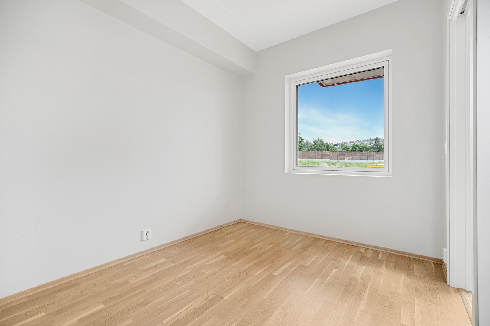 Soverommet er på 8 kvadratmeter og har plass til stor dobbeltseng og garderobeskap. Galleribilde