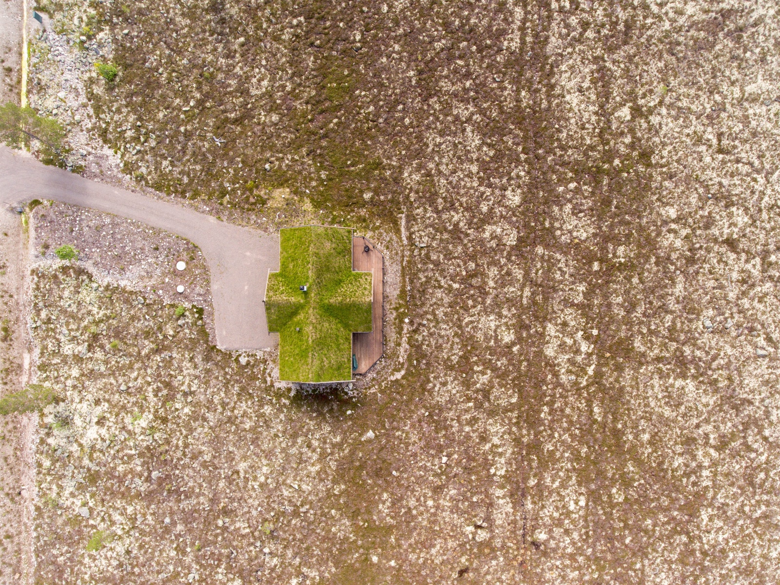 Det er godt med plass imellom tomtene på ca. 2100 kvm. til ca. 5700 kvm. Galleribilde