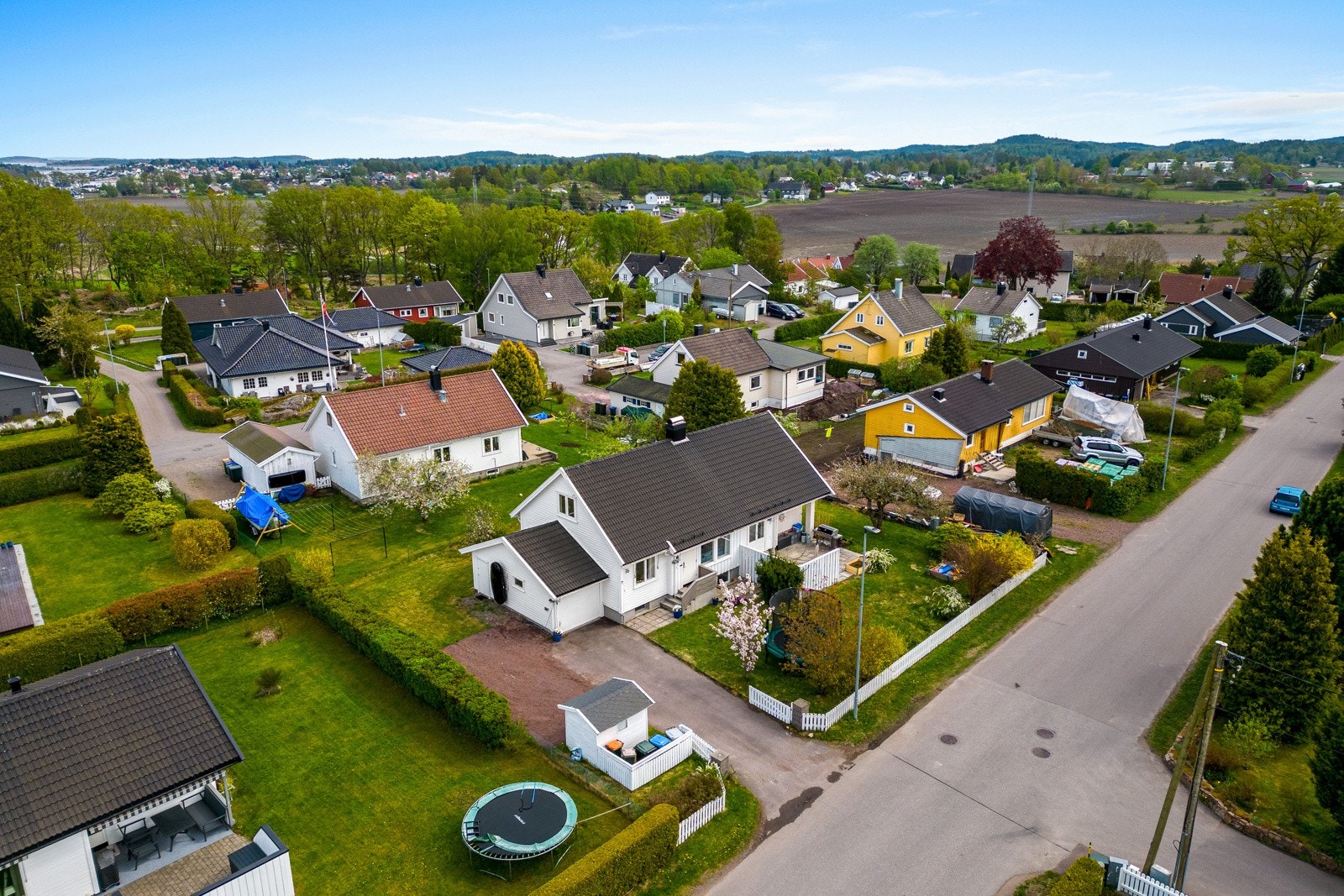 Eneboligen ligger i et attraktivt og barnevennlig boligområde på Tandstad, ca 5 km fra Tønsberg sentrum. Galleribilde