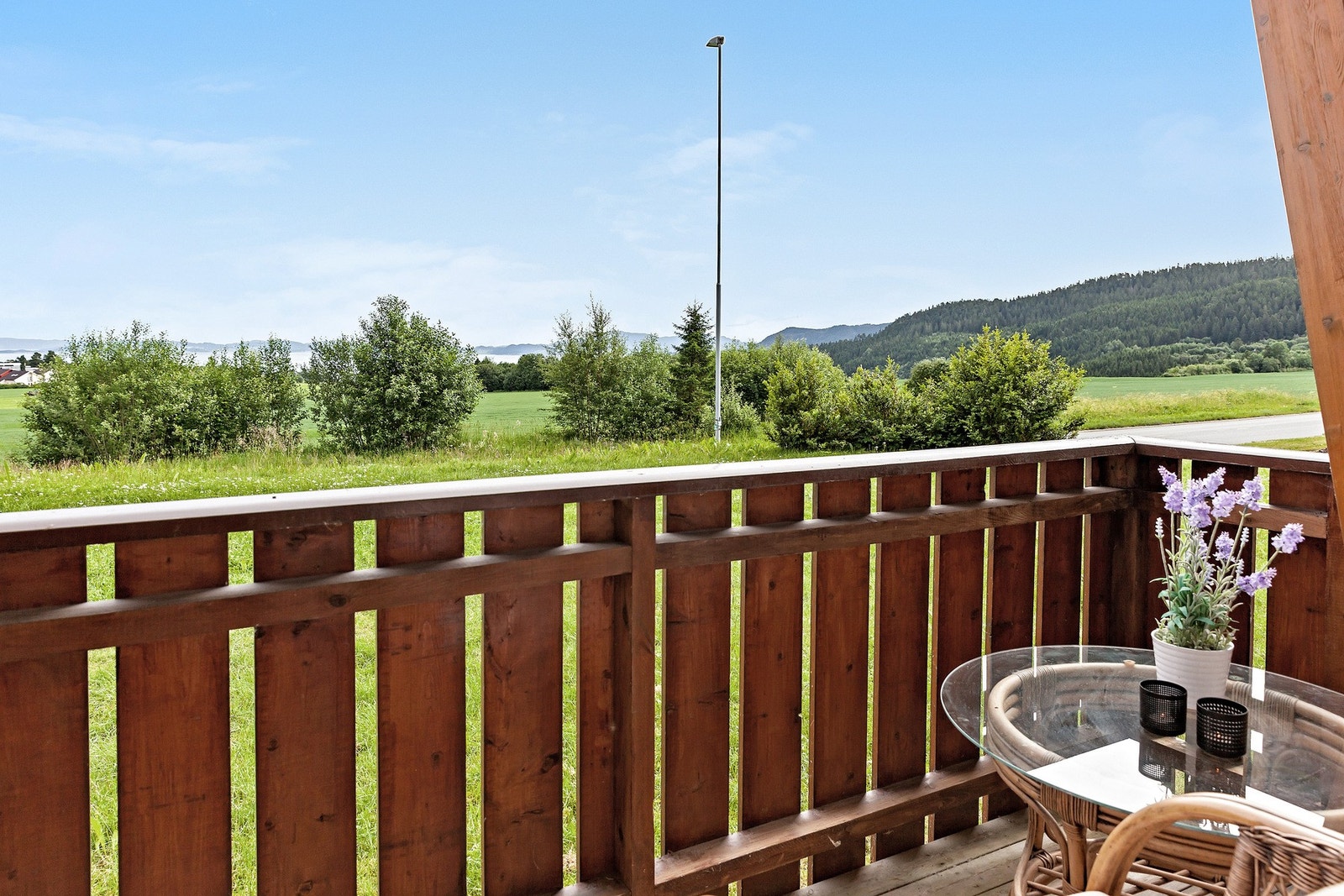 Egen terrasse på ca 6 kvm. Terrassen vurdert til TG1 av takstmann. Galleribilde