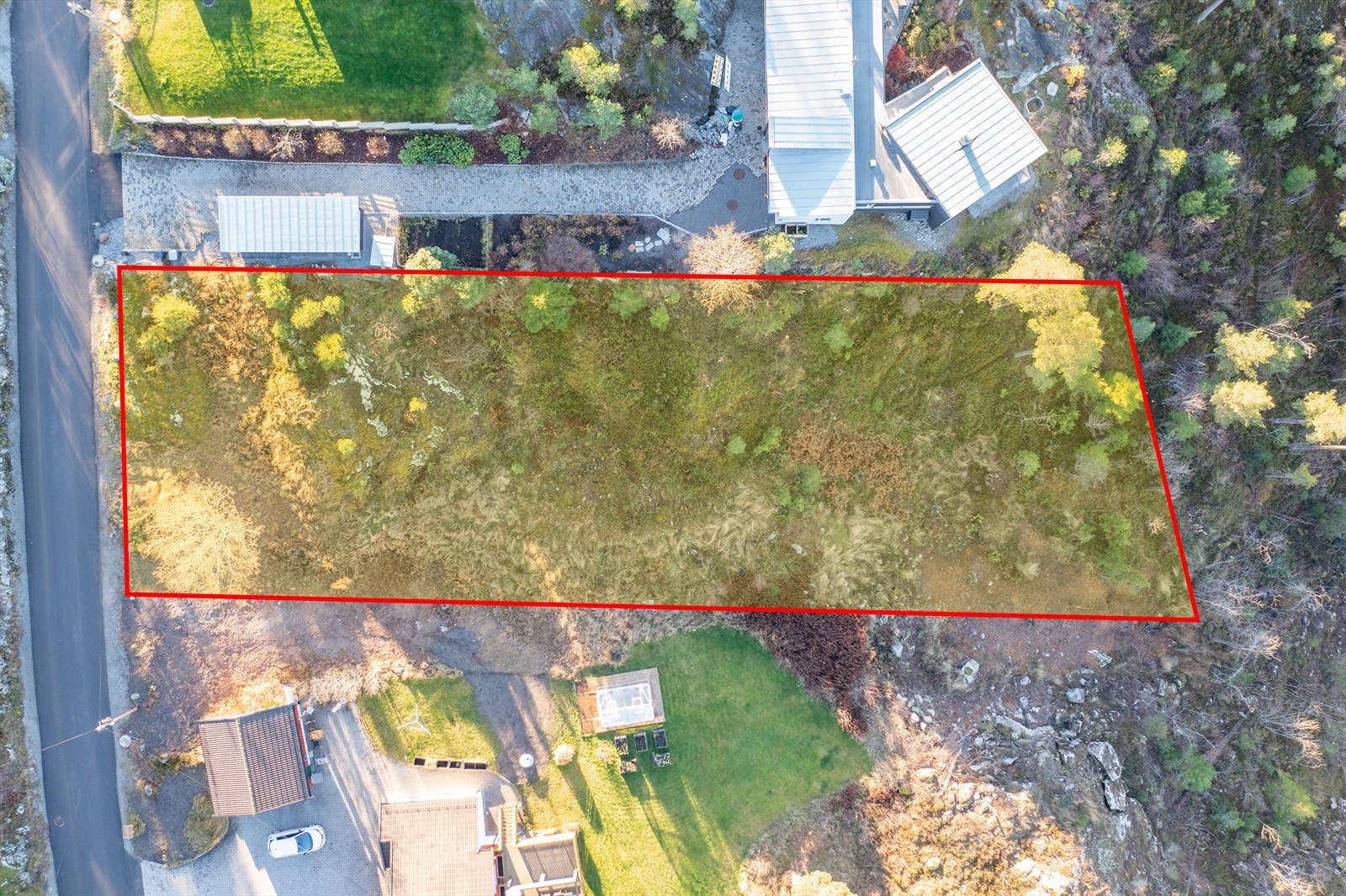 Enkelt med selvsyn på tomten eller ring megler for avtale Galleribilde