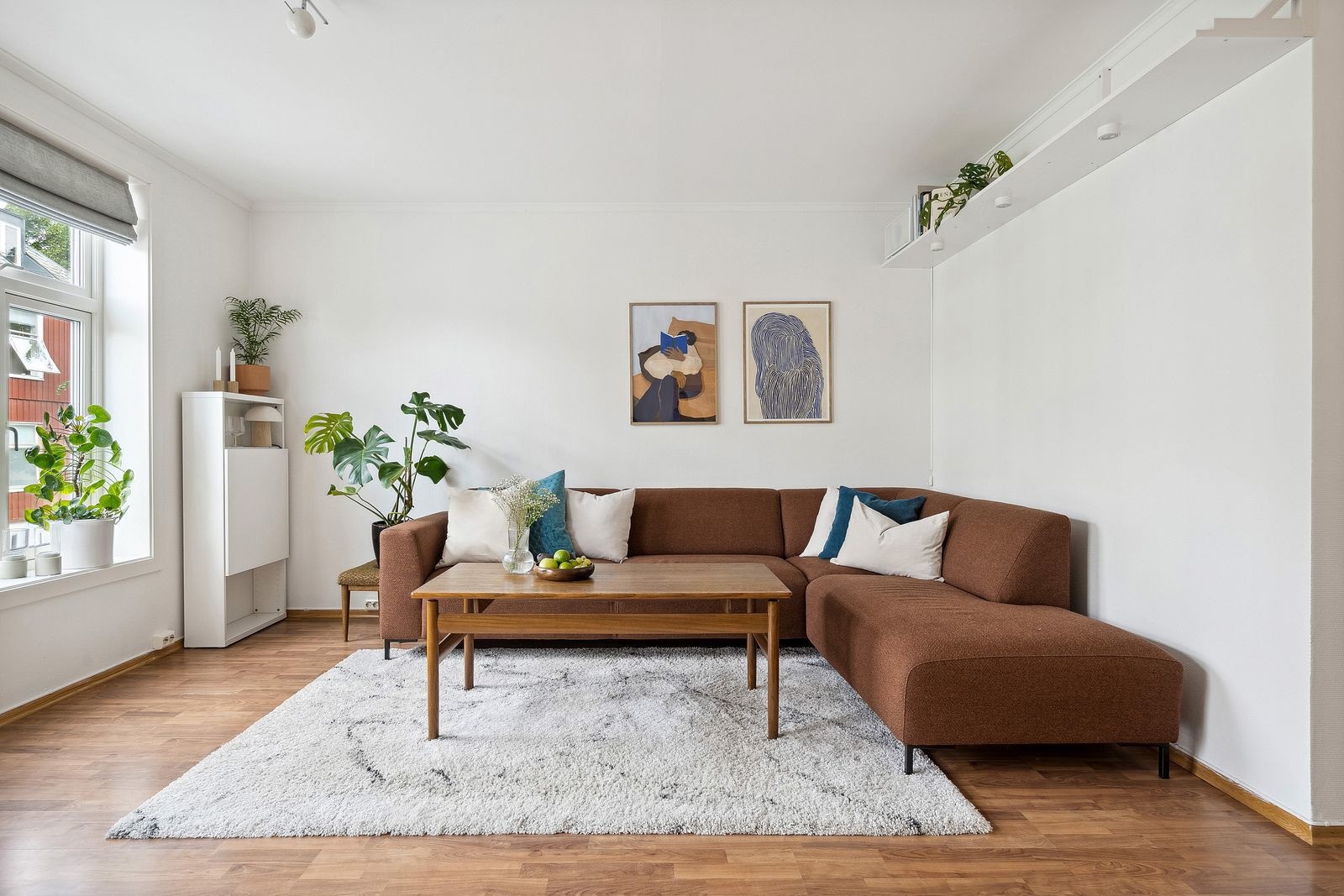 Leiligheten har en romslig stue på ca. 18kvm. Galleribilde