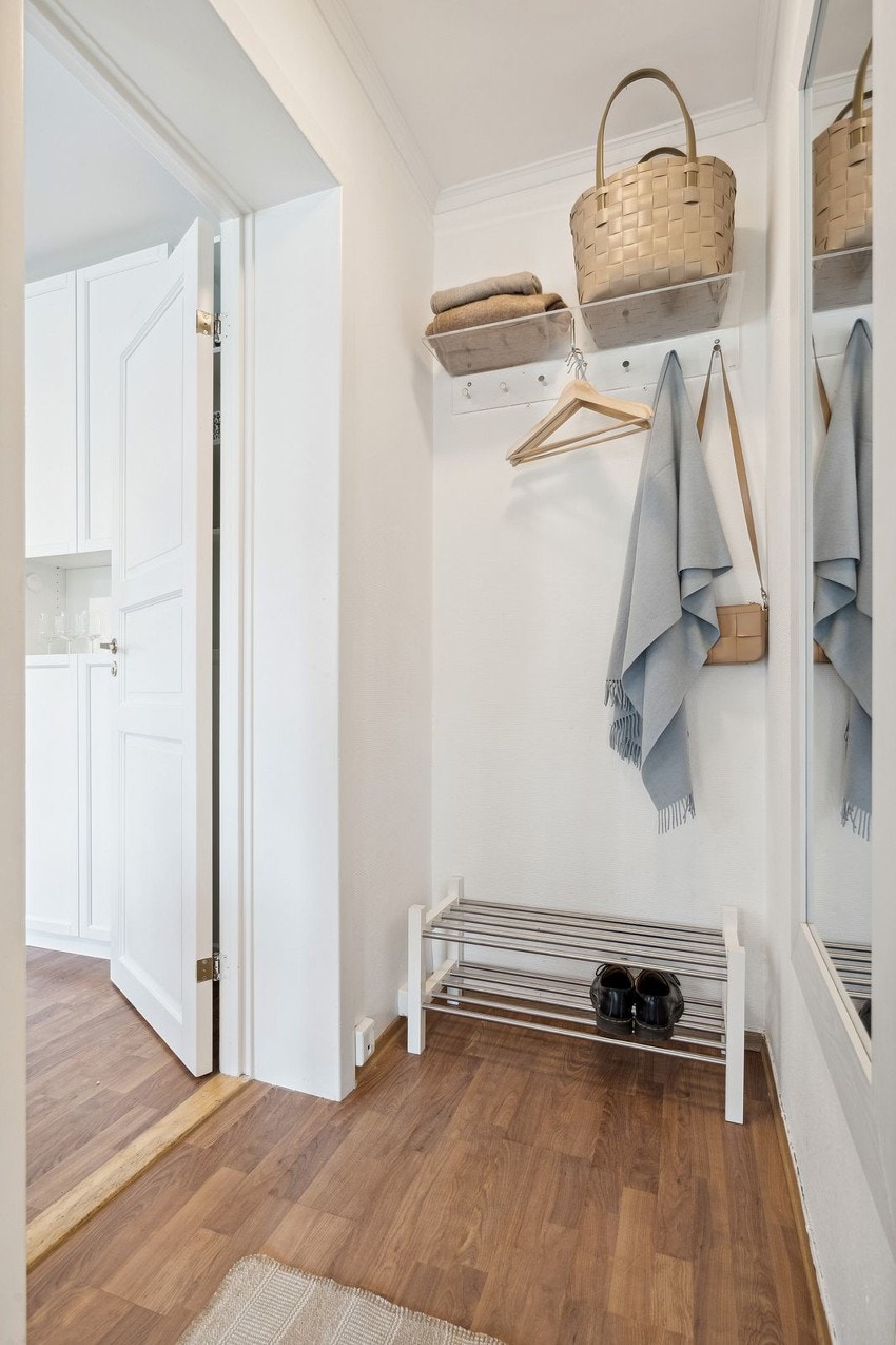I entréen er det god plass til sko og yttertøy. Galleribilde