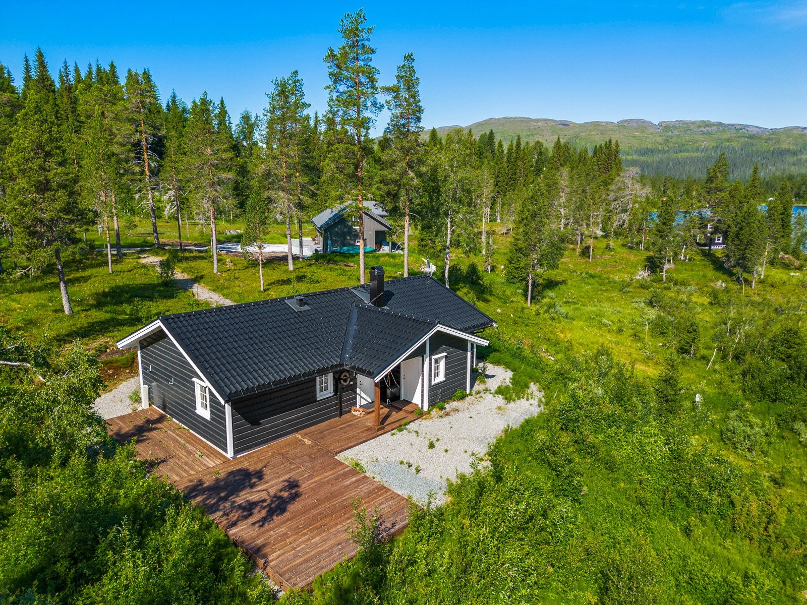 Milevis med oppkjørte skiløyper, både i og rundt Sandvika, opp til Hegglifjellet / Hansmyra, Finnvola, Bellingen, Gamma til Vera. Galleribilde