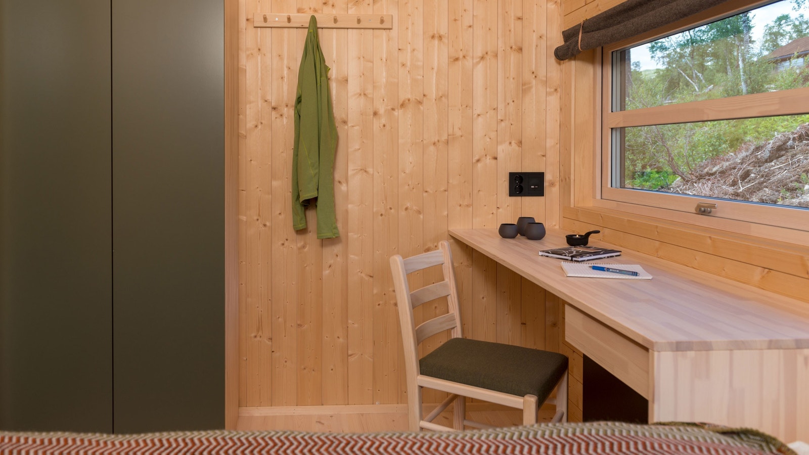 Eksempel interiør, arbeidsplass på soverom. Galleribilde