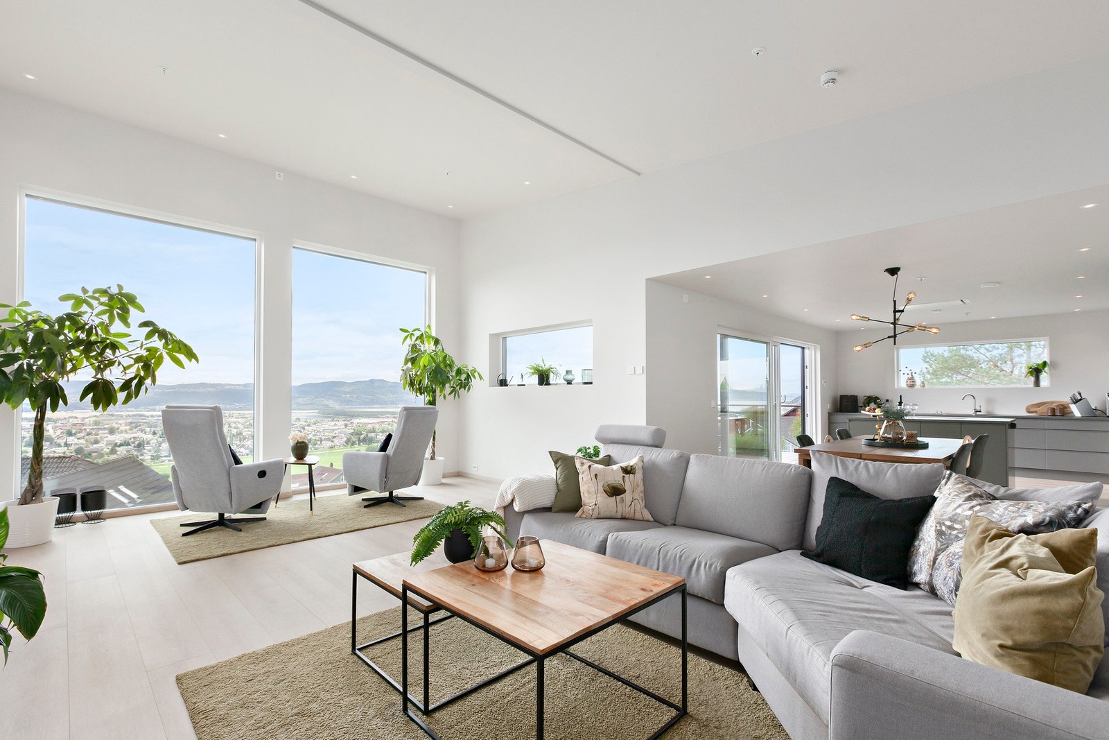 Velkommen til Stokkanvegen 57 - En unik leilighet på Stjørdals tak med herlig utsikt. Galleribilde