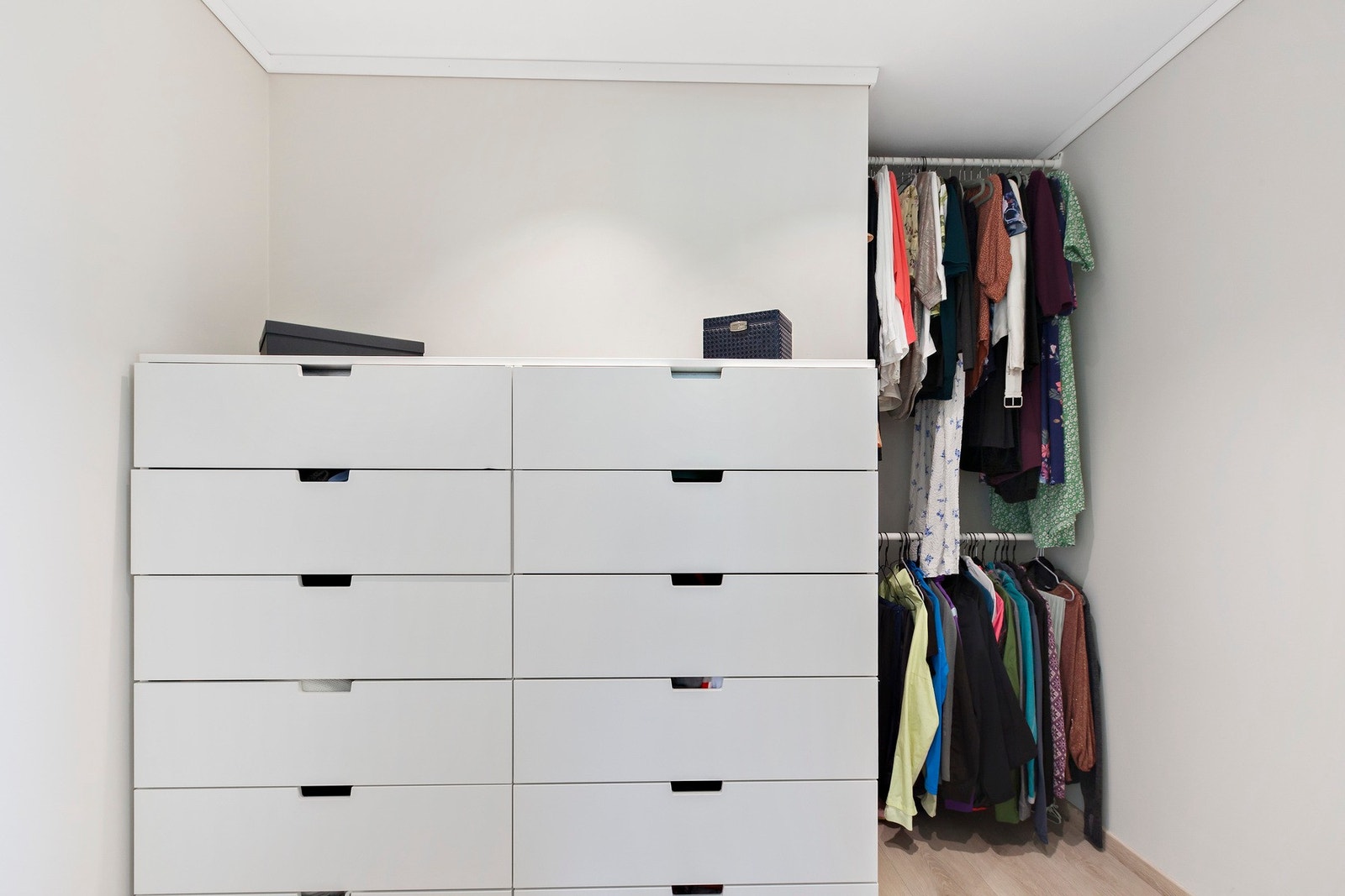 Hovedsoverom med walk-in garderobe. Galleribilde