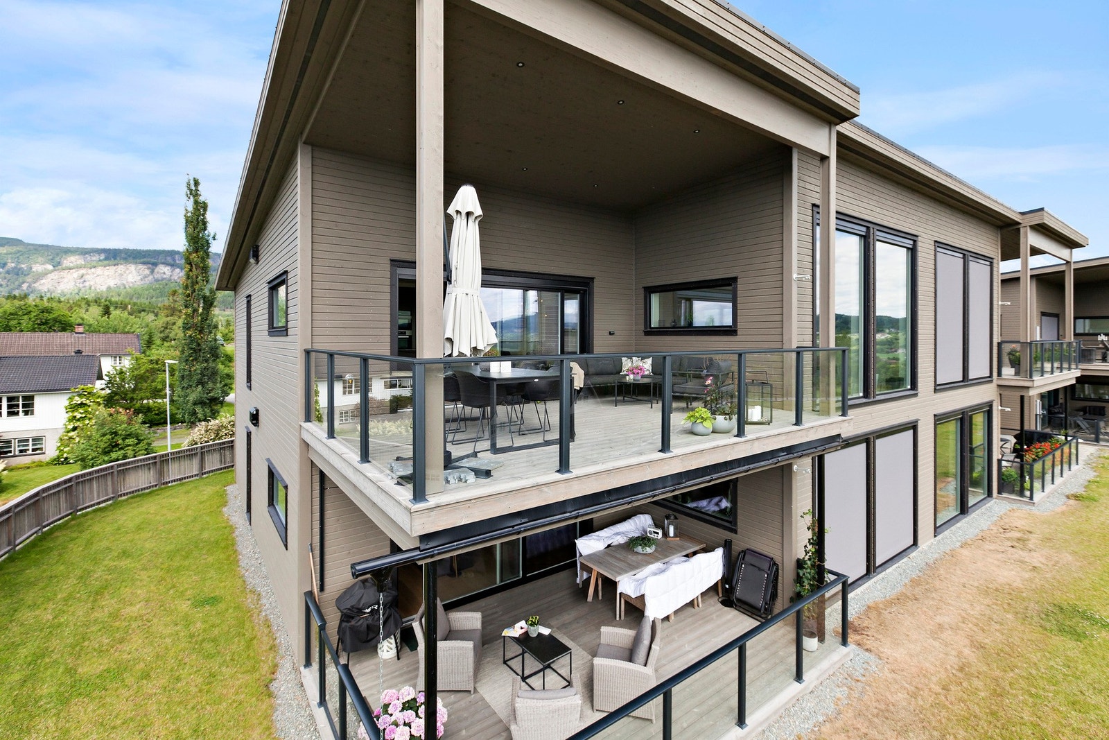 Overbygget terrasse mot sør og vest Galleribilde