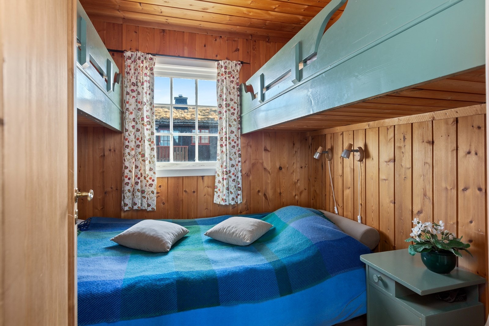 Soverom praktisk innredet med flere sengeplasser. Galleribilde