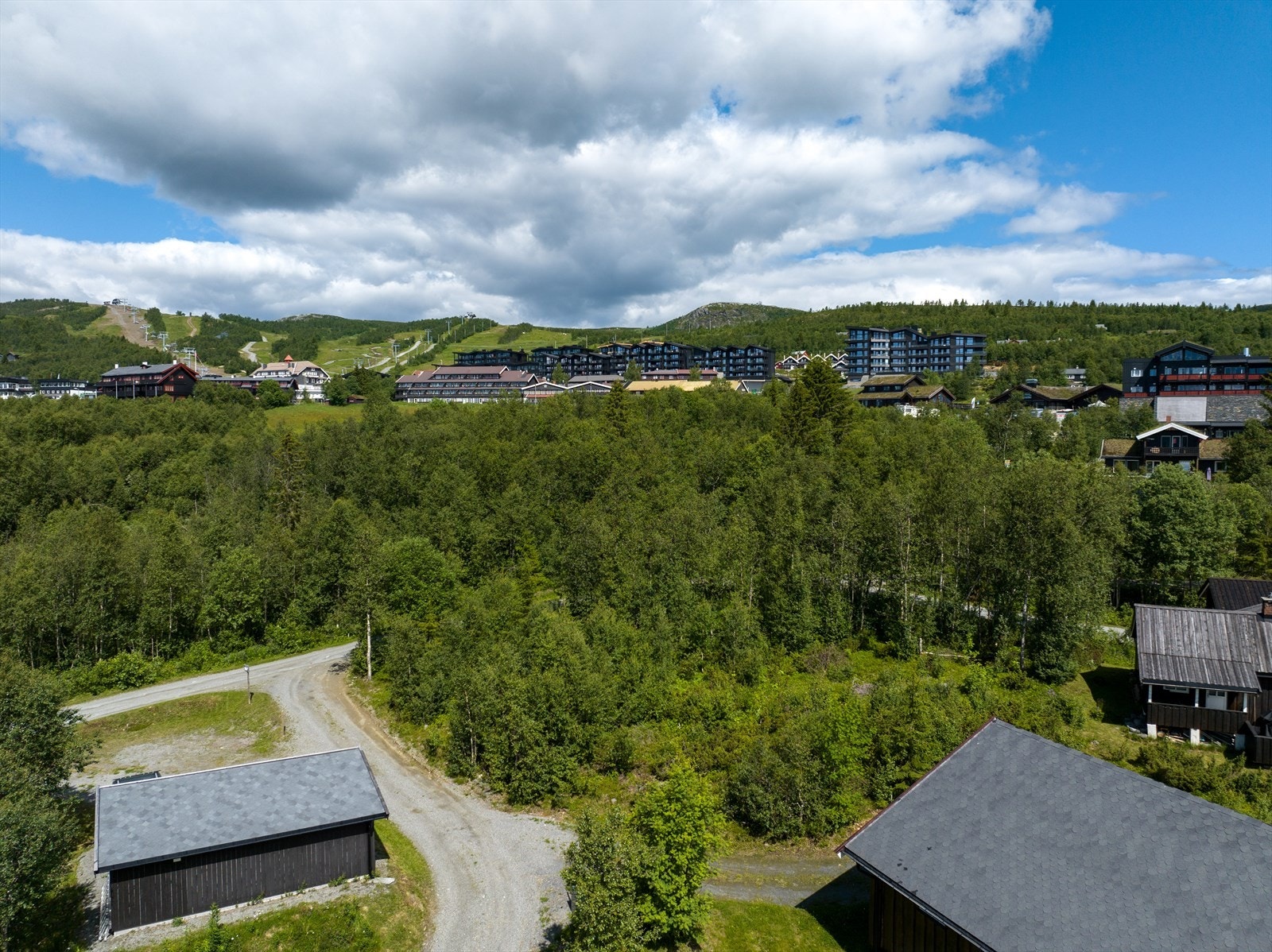 Eksisterende avkjørsel fra Beinvegen skal benyttes. Galleribilde