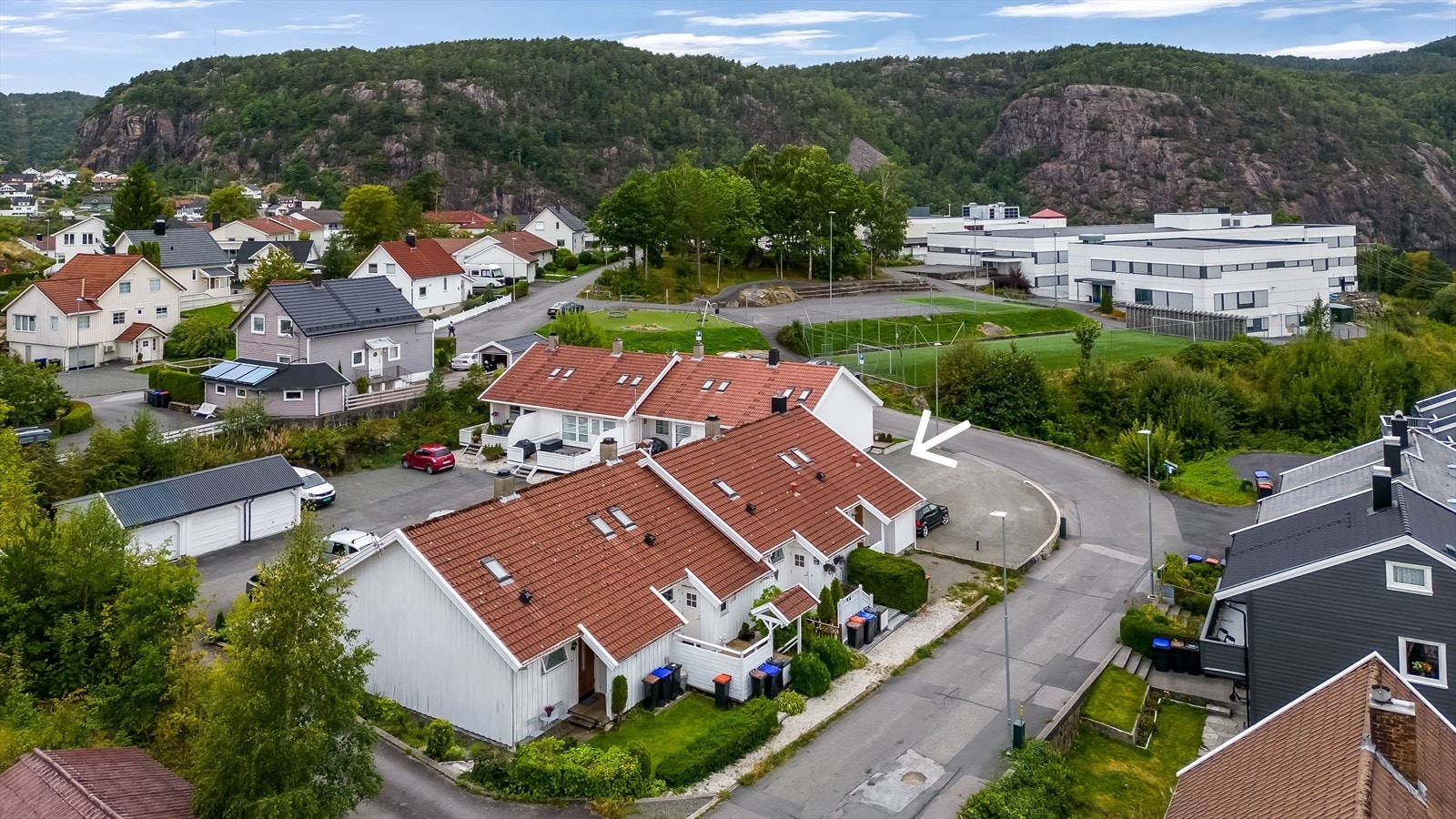 Boligen er tilknyttet Uenesveien 85 Borettslag. Galleribilde