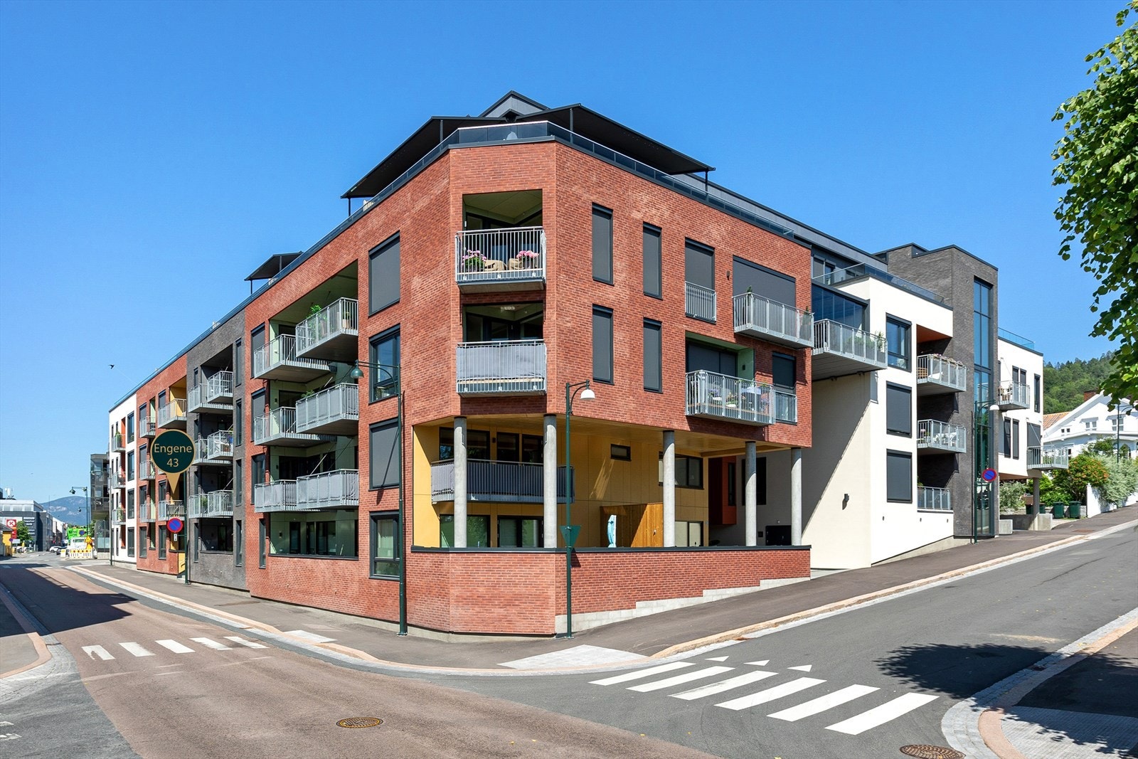 Velkommen til Engene 43! Flott stue med utgang til balkong Galleribilde