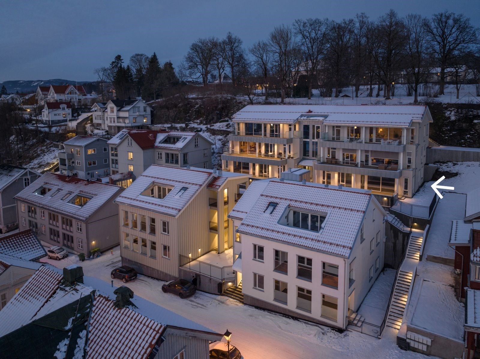 Pilen viser leilighetens beliggenhet. Galleribilde