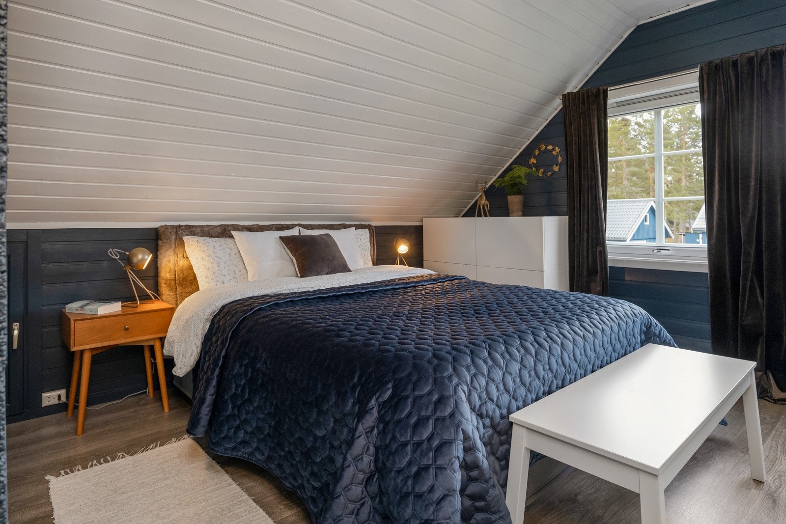 Boligens 2.etasje består av 4 soverom på hhv. 14,5m², 8,1m², 6,4m², 6,4m² samt et toalettrom. Galleribilde