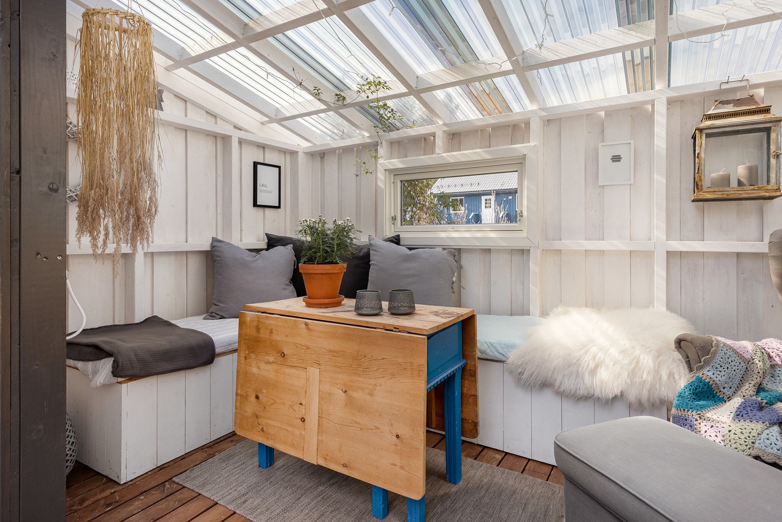 Herlig utestue som passer godt når det er surt vær Galleribilde