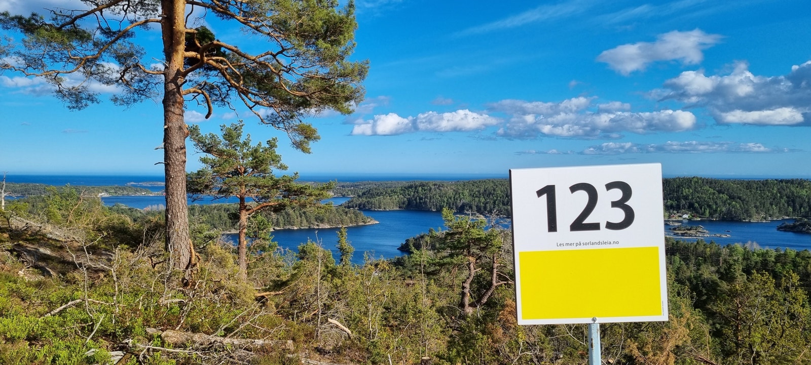 Tomtene på Sørlandsleia er inndelt i priskategorier representert ved hver sin farge. For å se hva hyttene koster på hver fargekategori, se prospekt eller hjemmeside. Galleribilde