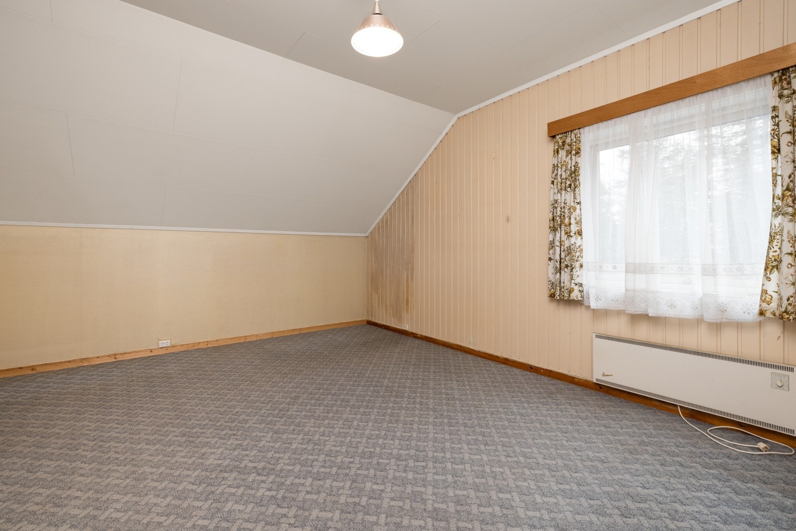 Soverommene er romslige og med god plass til soveromsmøbler. Galleribilde