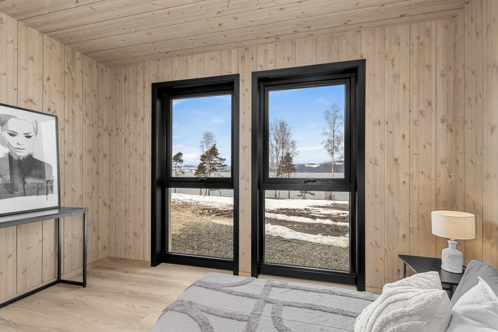 Hovedsoverom med flott sjøutsikt. Galleribilde