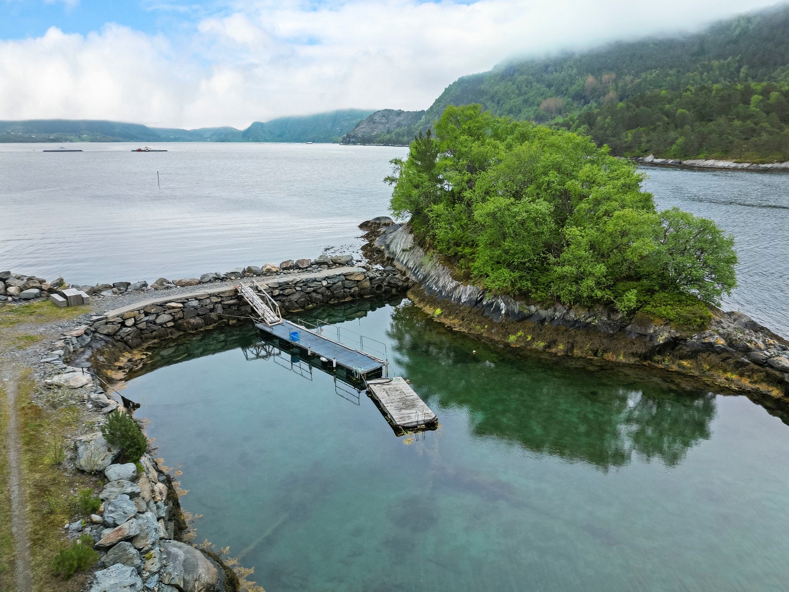 Havna ligger godt skjerma fra vær Galleribilde