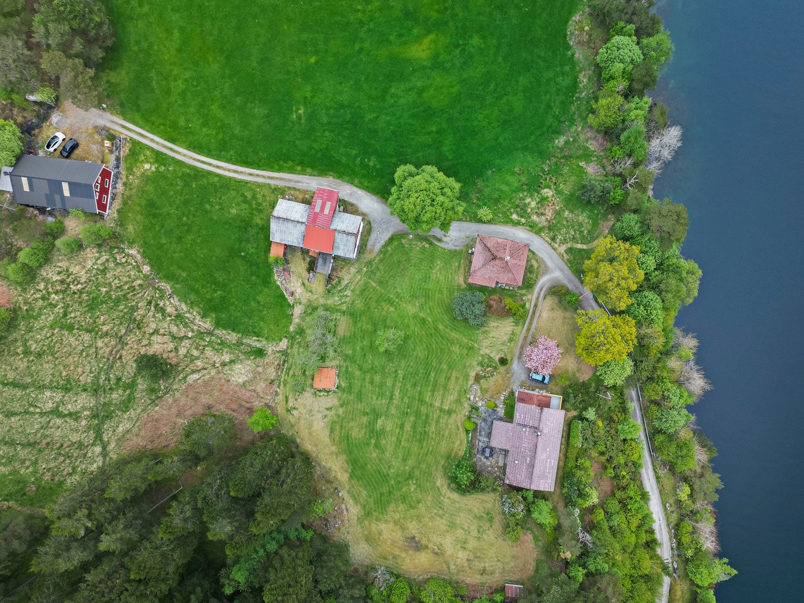 Oversiktsbilde av tunet Galleribilde