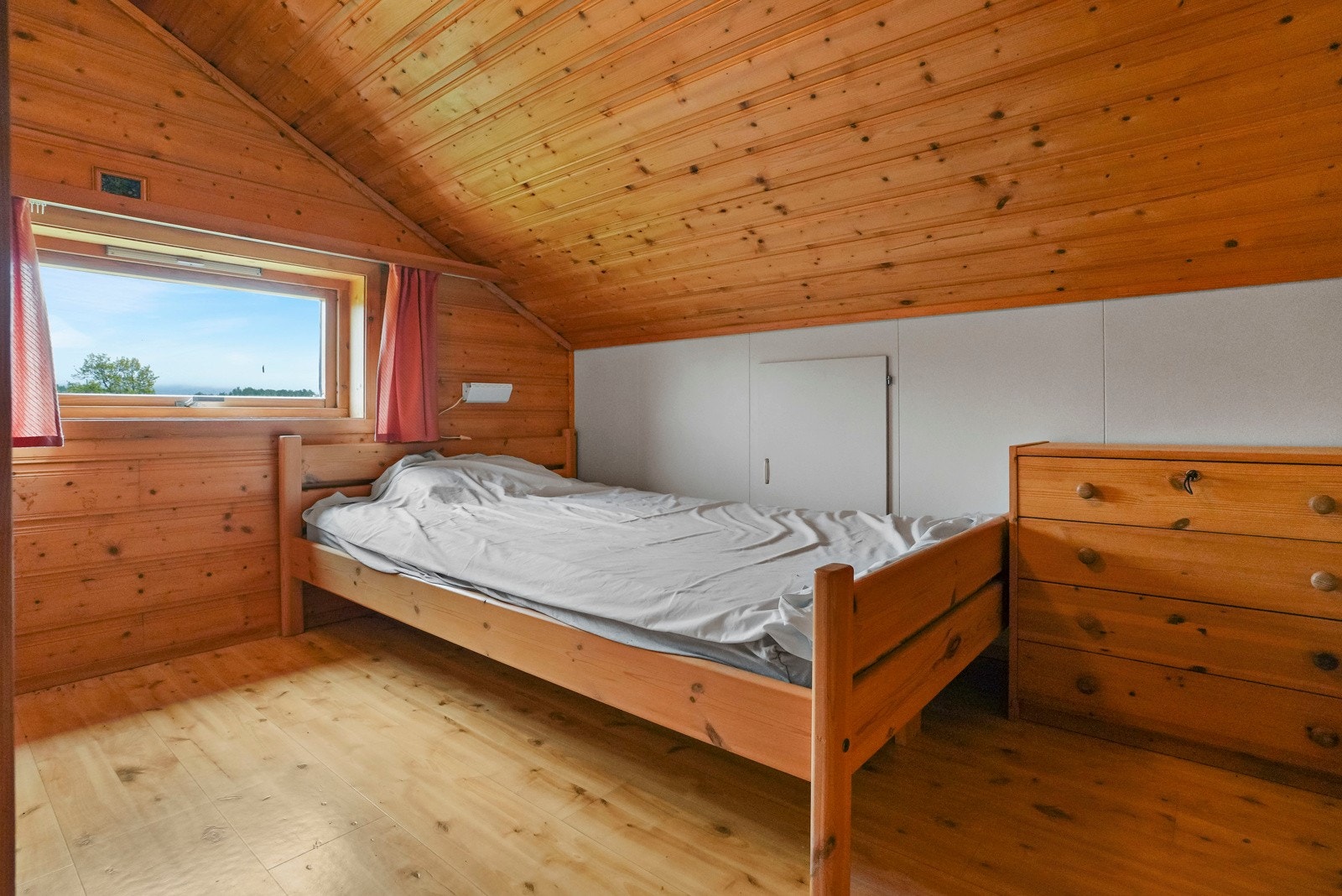 Soverom på loftet (ikke godkjent) Galleribilde